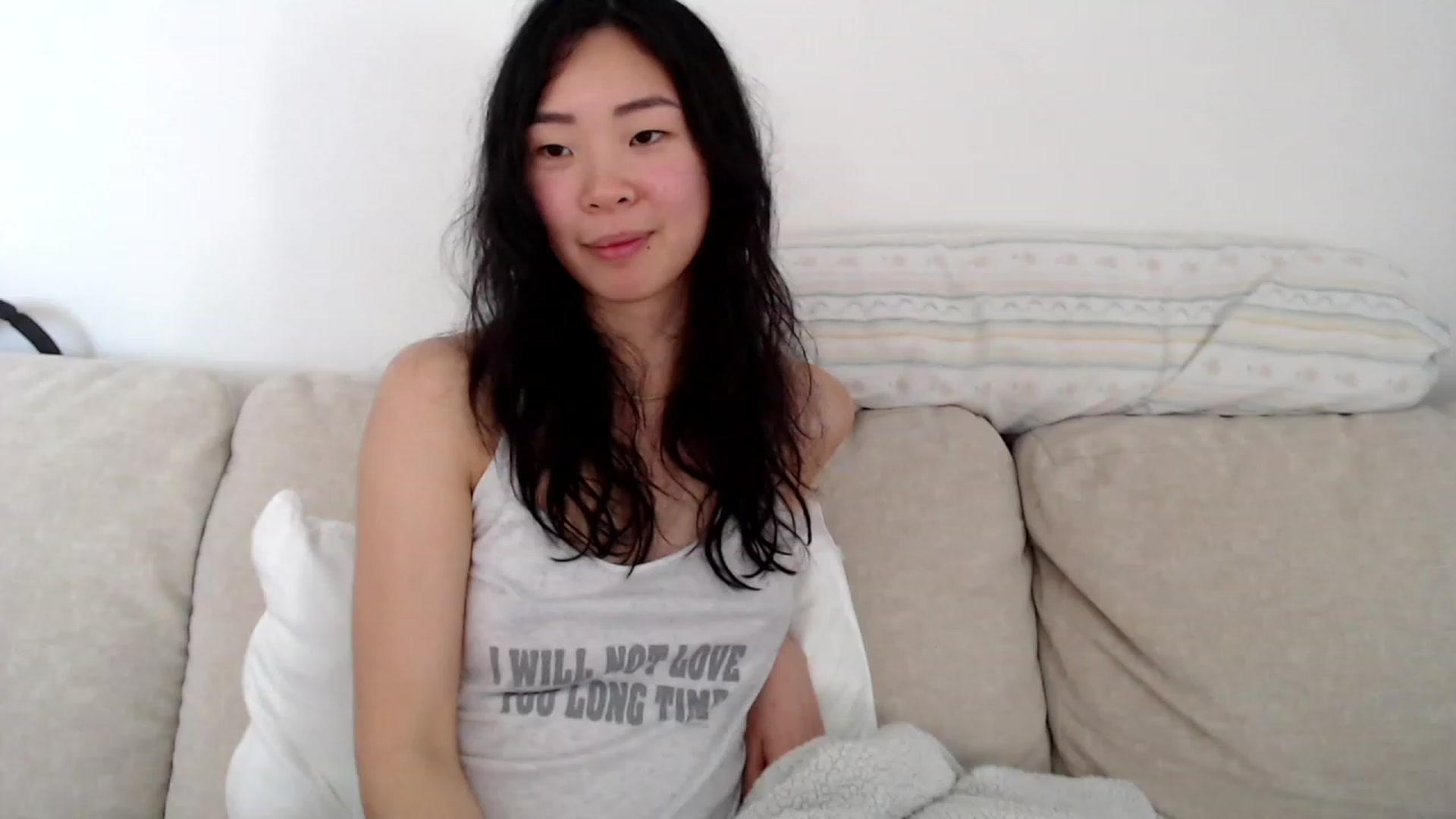 Gallery image thumbnail from VyAwesome's myfreecams stream on, 11/18/2022, 05:32 image 10 of 20