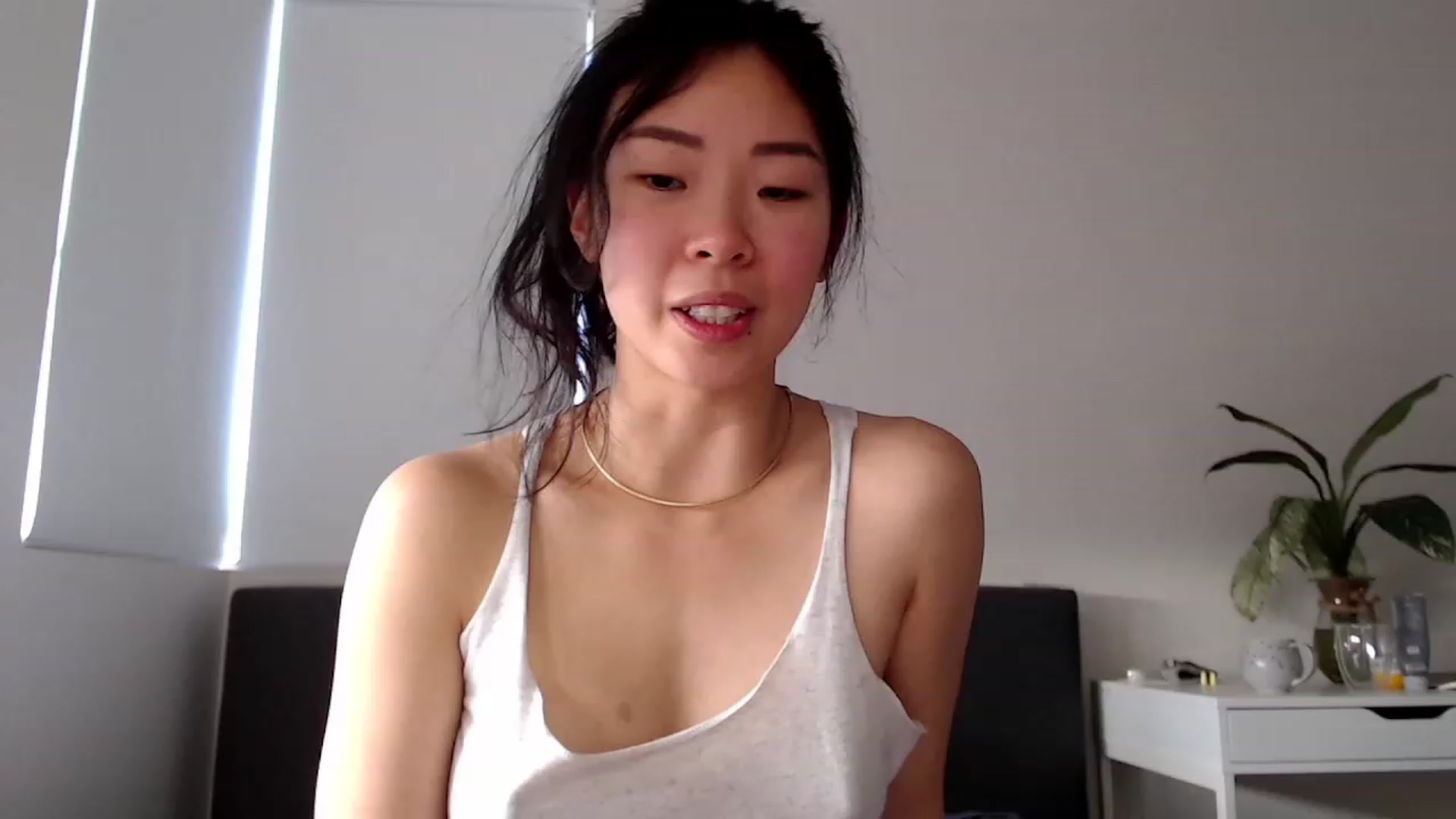 Gallery image thumbnail from VyAwesome's myfreecams stream on, 11/19/2022, 05:39 image 4 of 20