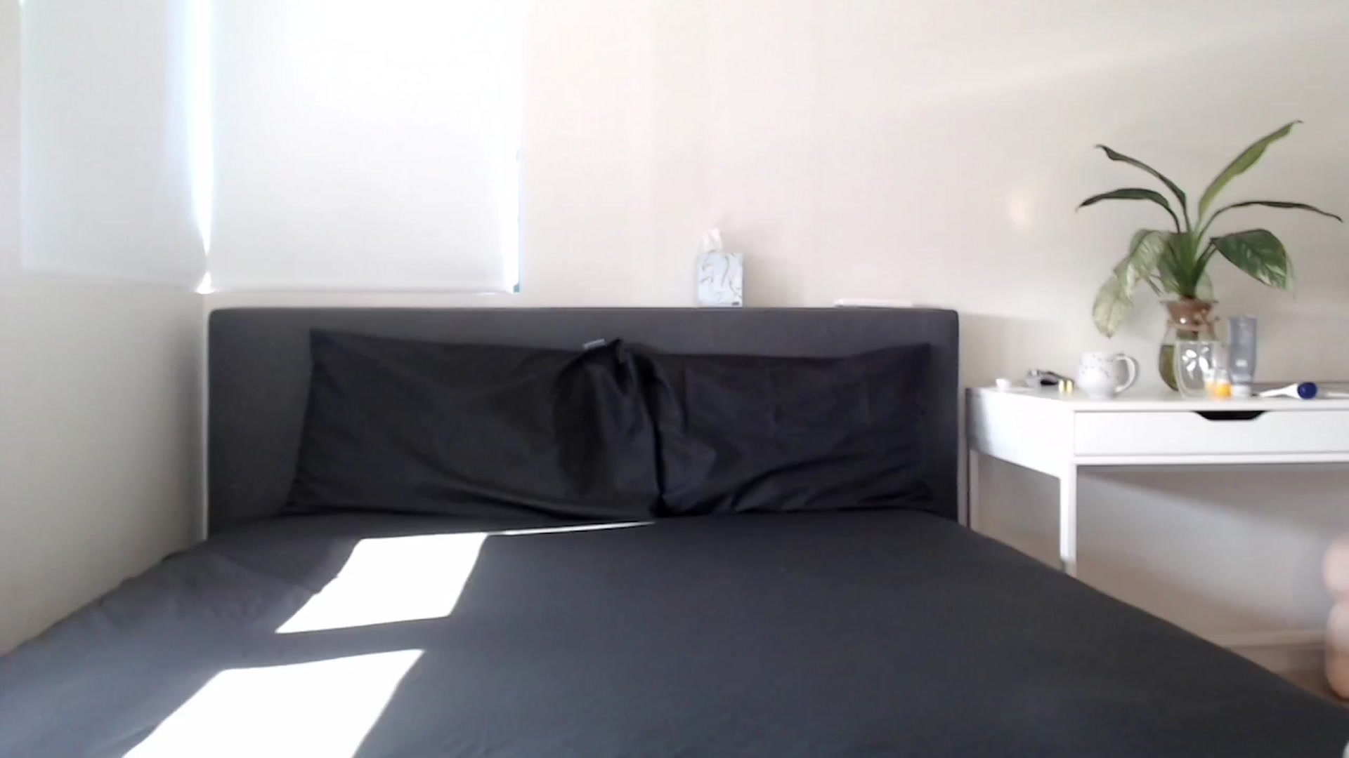 Gallery image thumbnail from VyAwesome's myfreecams stream on, 11/19/2022, 05:39 image 10 of 20