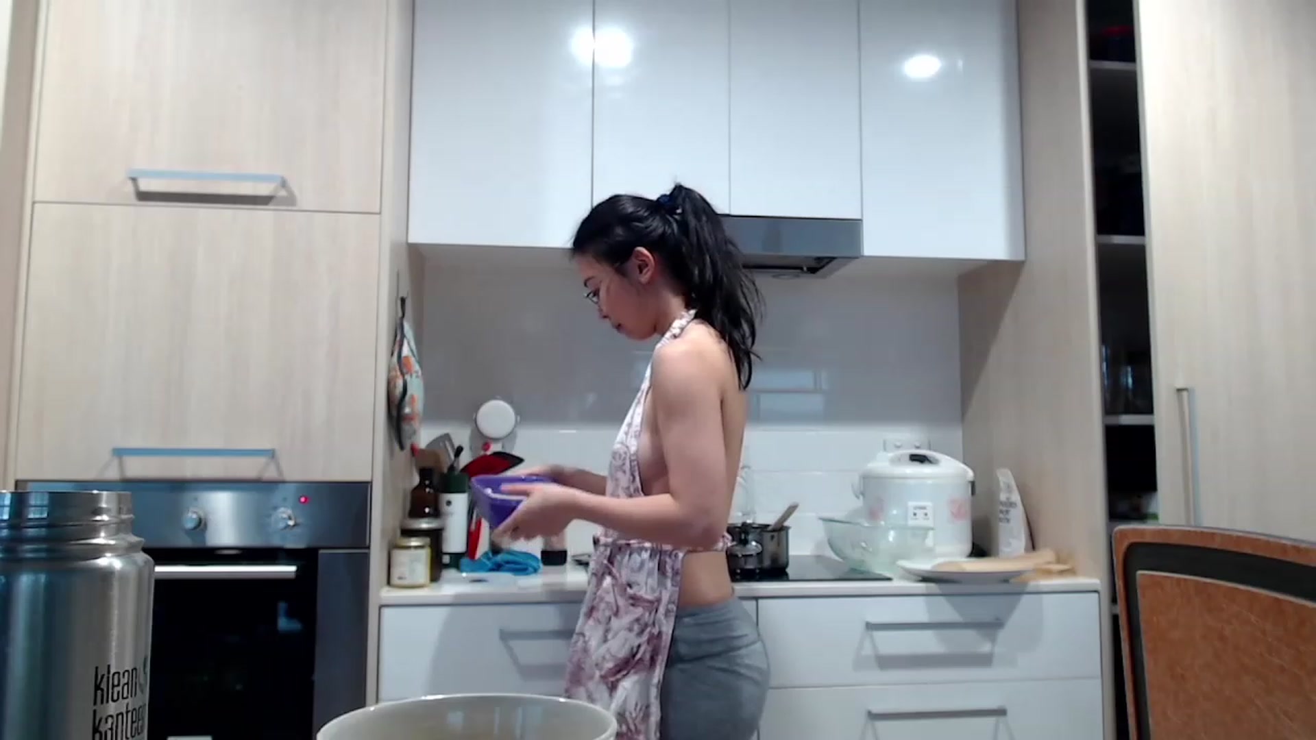 Gallery image thumbnail from VyAwesome's myfreecams stream on, 11/24/2022, 08:07 image 13 of 20