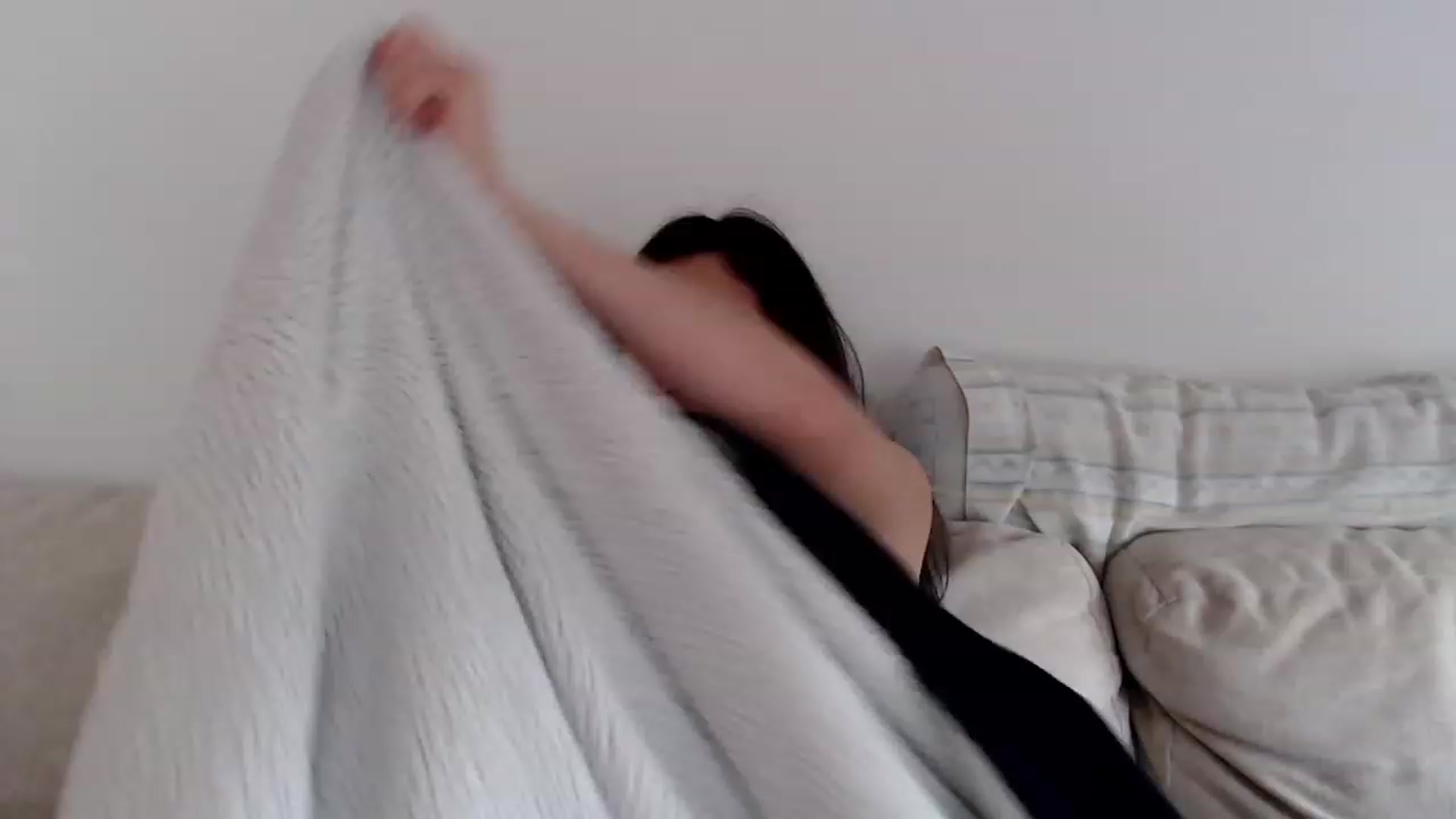 Gallery image thumbnail from VyAwesome's myfreecams stream on, 11/29/2022, 07:08 image 14 of 20