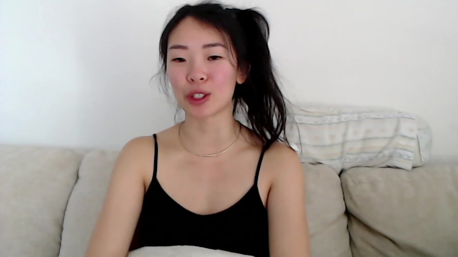 Gallery image thumbnail from VyAwesome's myfreecams stream on, 12/19/2022, 07:06 image 11 of 20