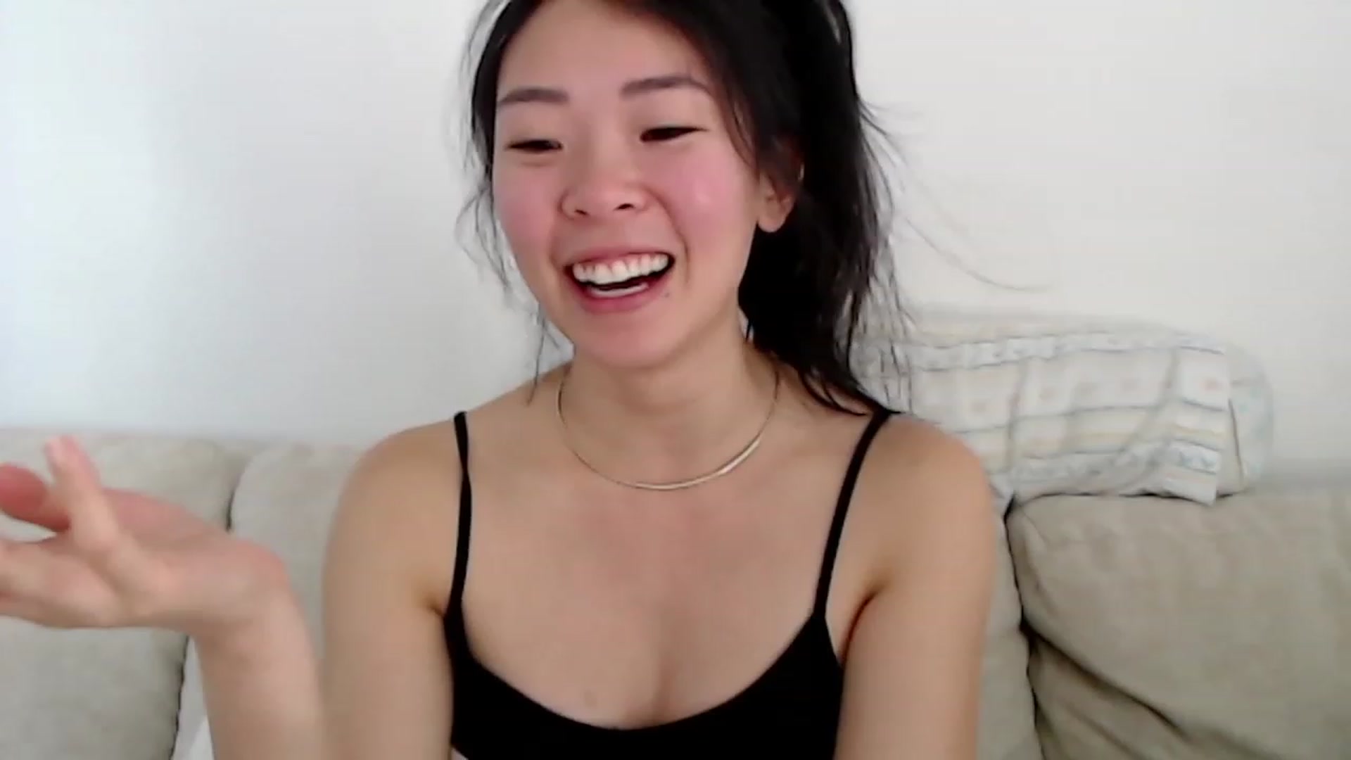 Gallery image thumbnail from VyAwesome's myfreecams stream on, 12/19/2022, 07:06 image 6 of 20