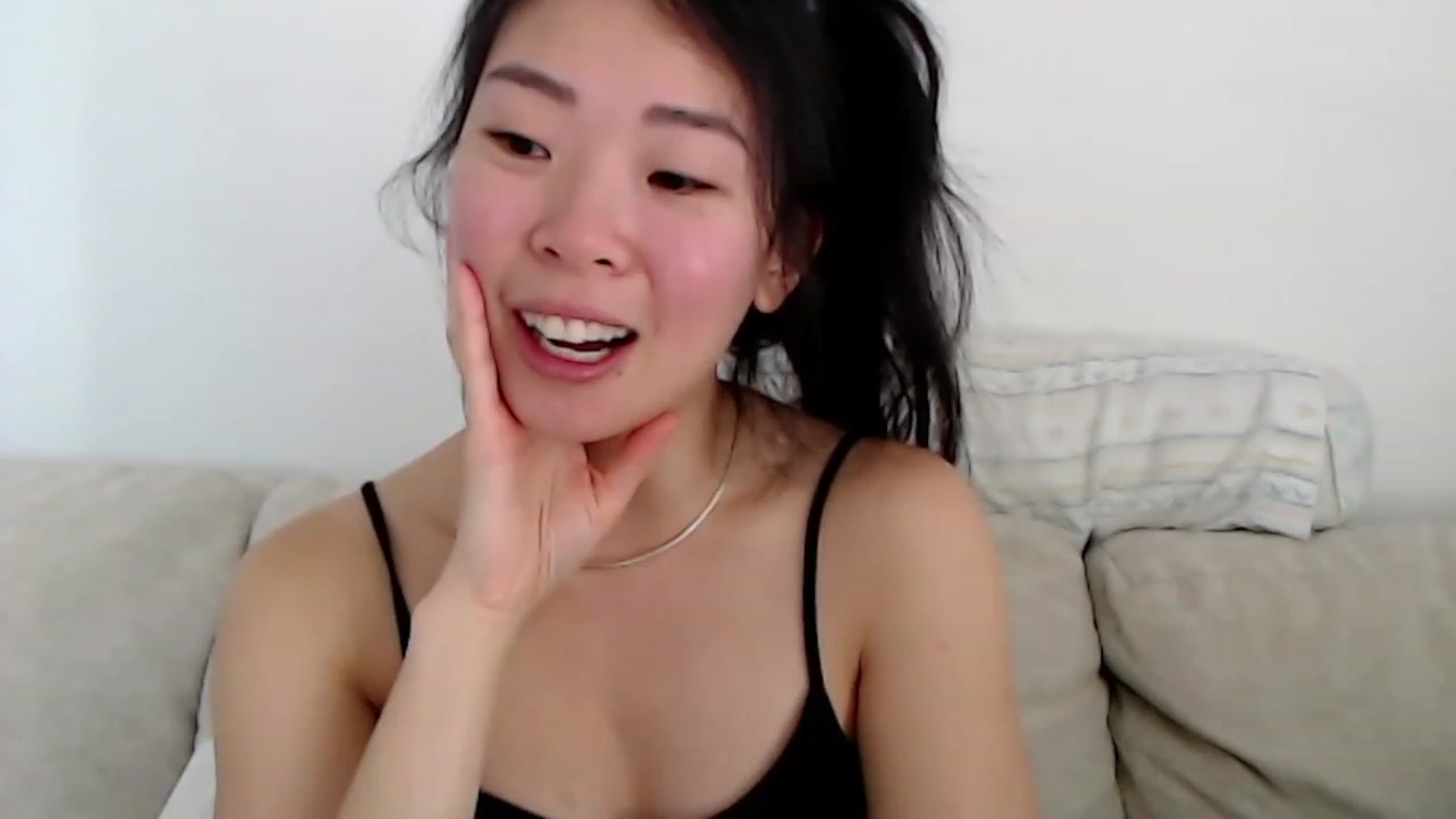 Gallery image thumbnail from VyAwesome's myfreecams stream on, 12/19/2022, 07:06 image 7 of 20