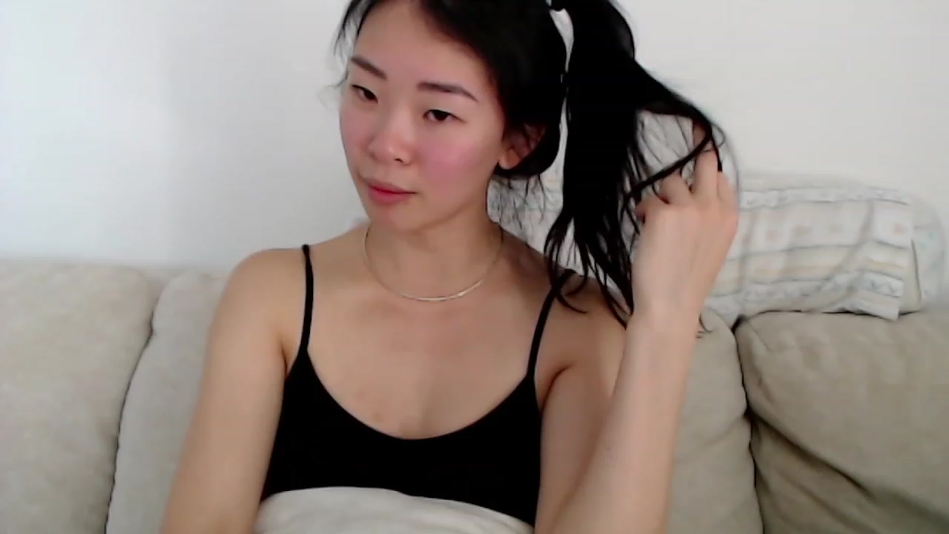 Gallery image thumbnail from VyAwesome's myfreecams stream on, 12/19/2022, 07:06 image 14 of 20
