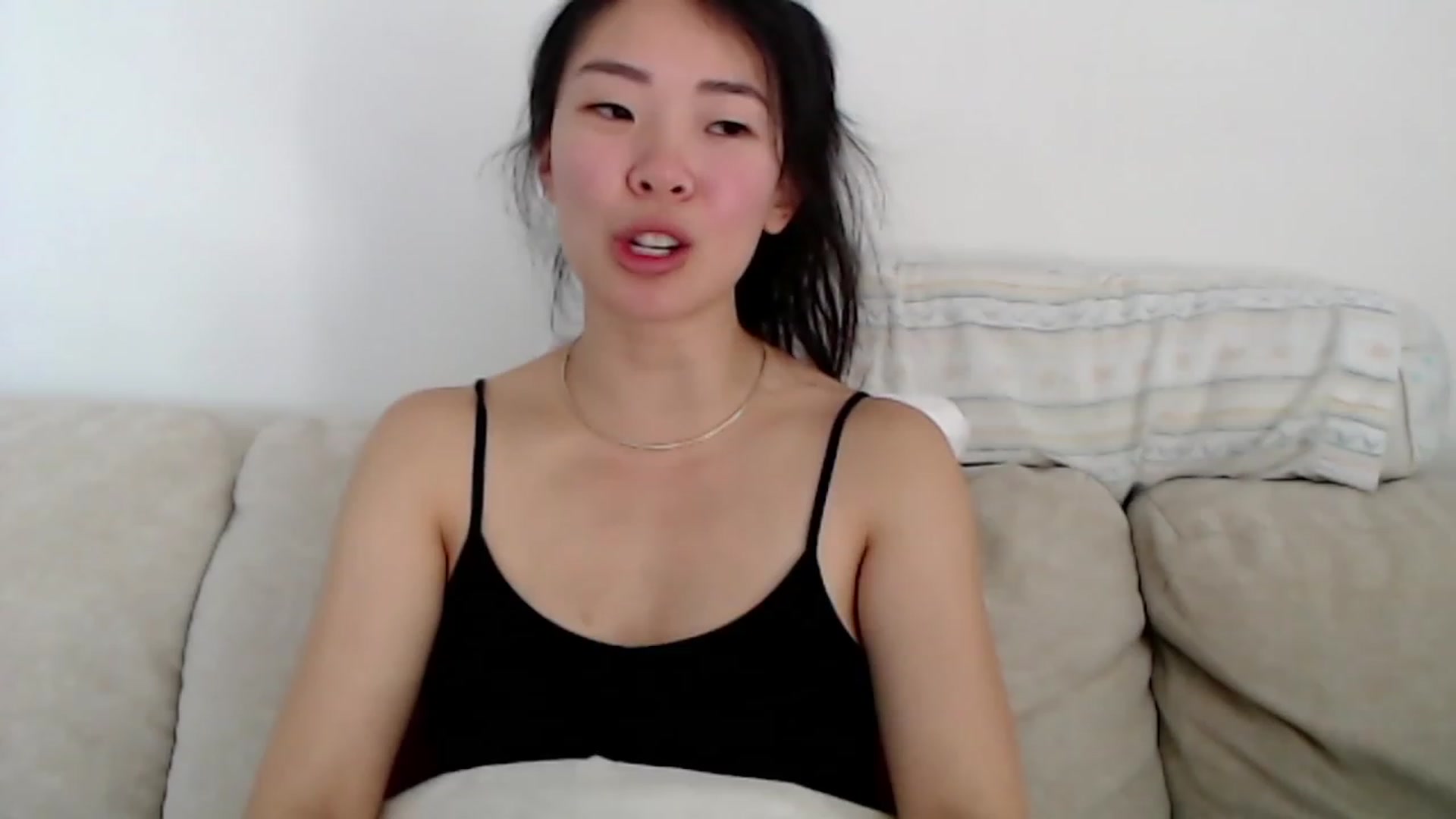 Gallery image thumbnail from VyAwesome's myfreecams stream on, 12/19/2022, 07:06 image 13 of 20