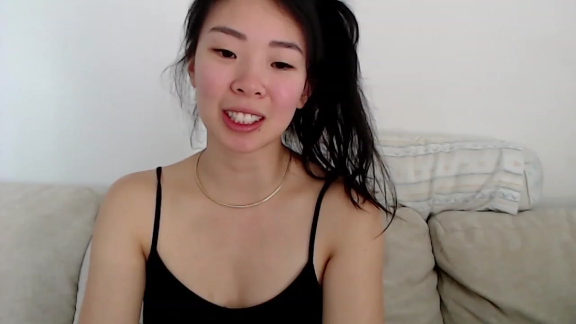 Gallery image thumbnail from VyAwesome's myfreecams stream on, 12/19/2022, 07:06 image 10 of 20