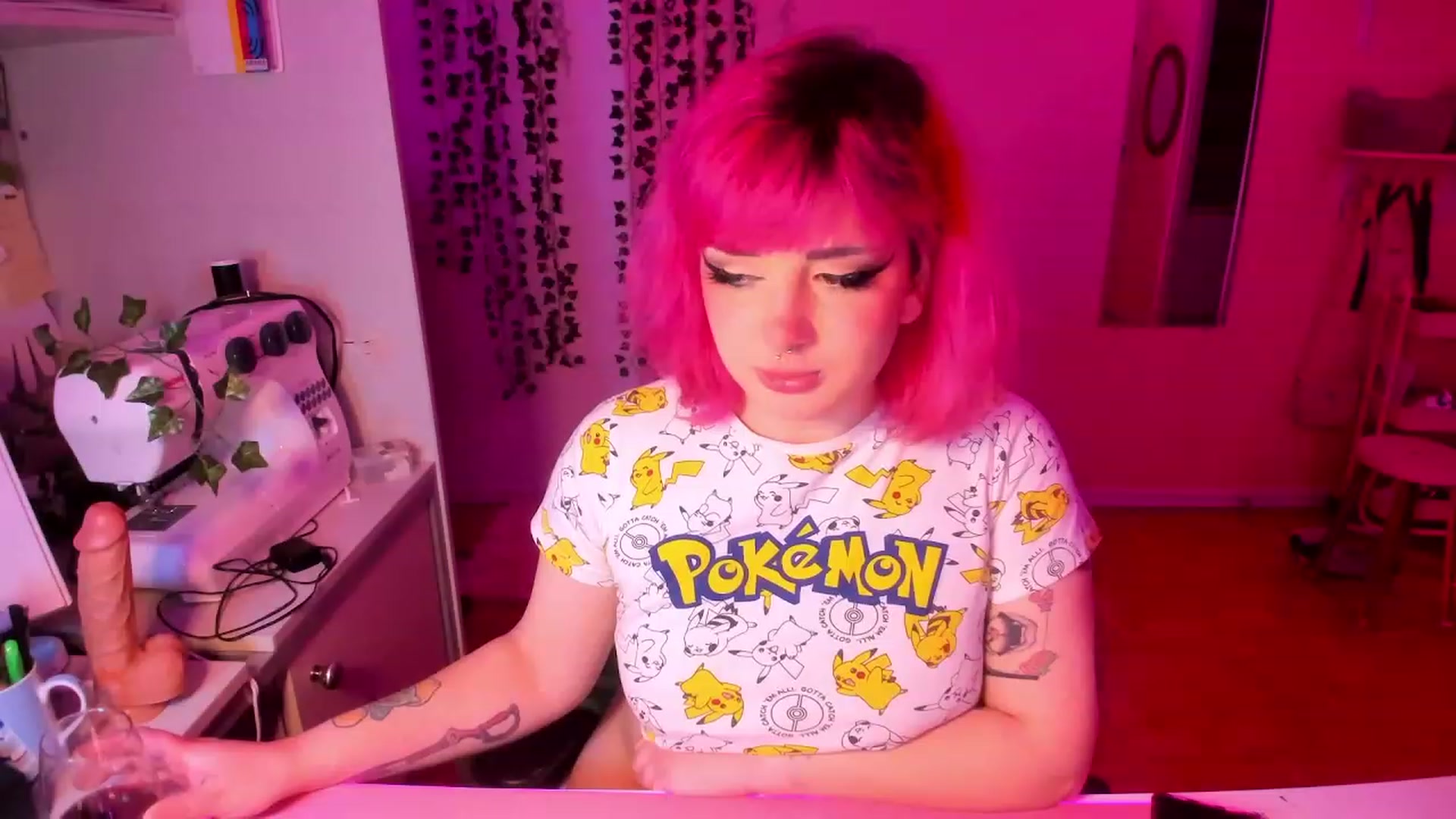 Gallery image thumbnail from Vykyry's myfreecams stream on, 02/19/2023, 05:20 image 13 of 20
