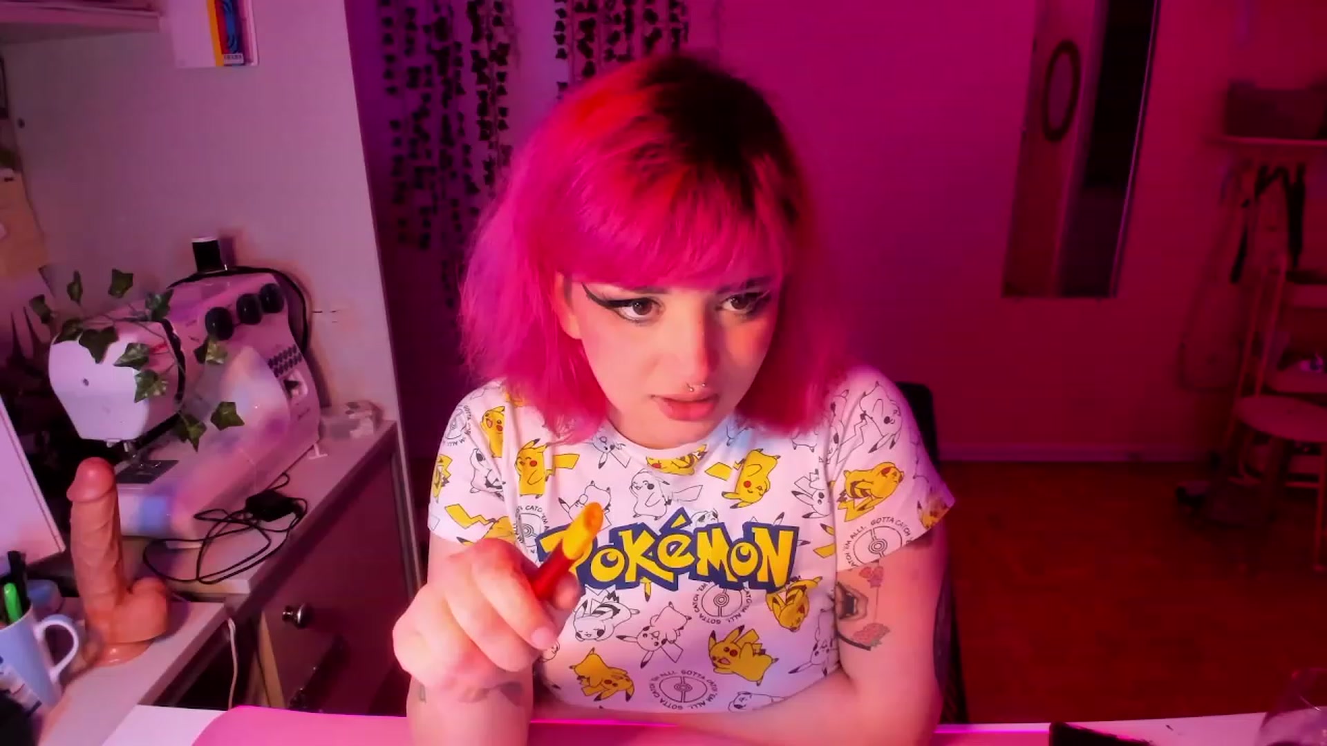Gallery image thumbnail from Vykyry's myfreecams stream on, 02/19/2023, 05:20 image 17 of 20