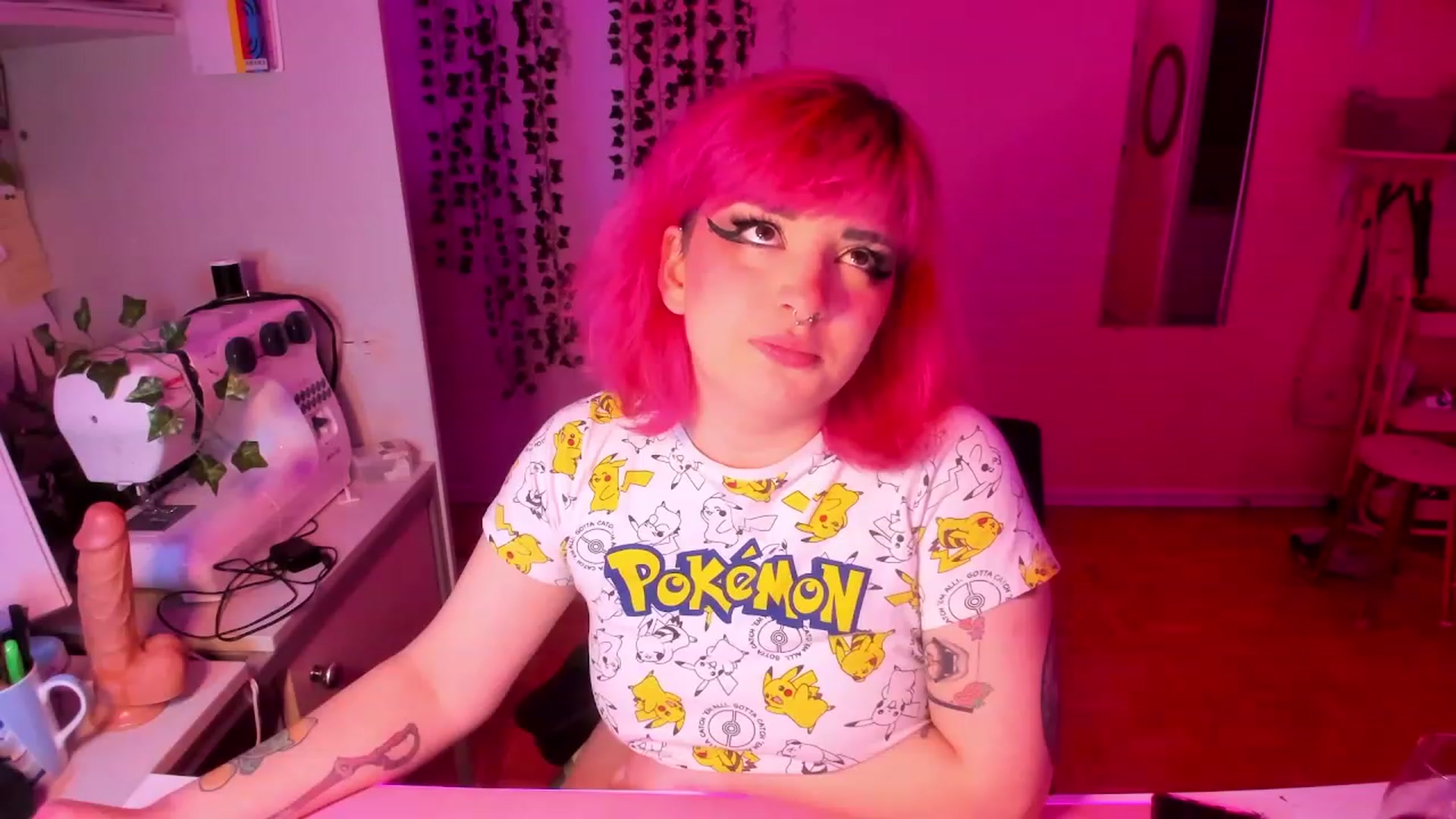 Gallery image thumbnail from Vykyry's myfreecams stream on, 02/19/2023, 05:20 image 14 of 20