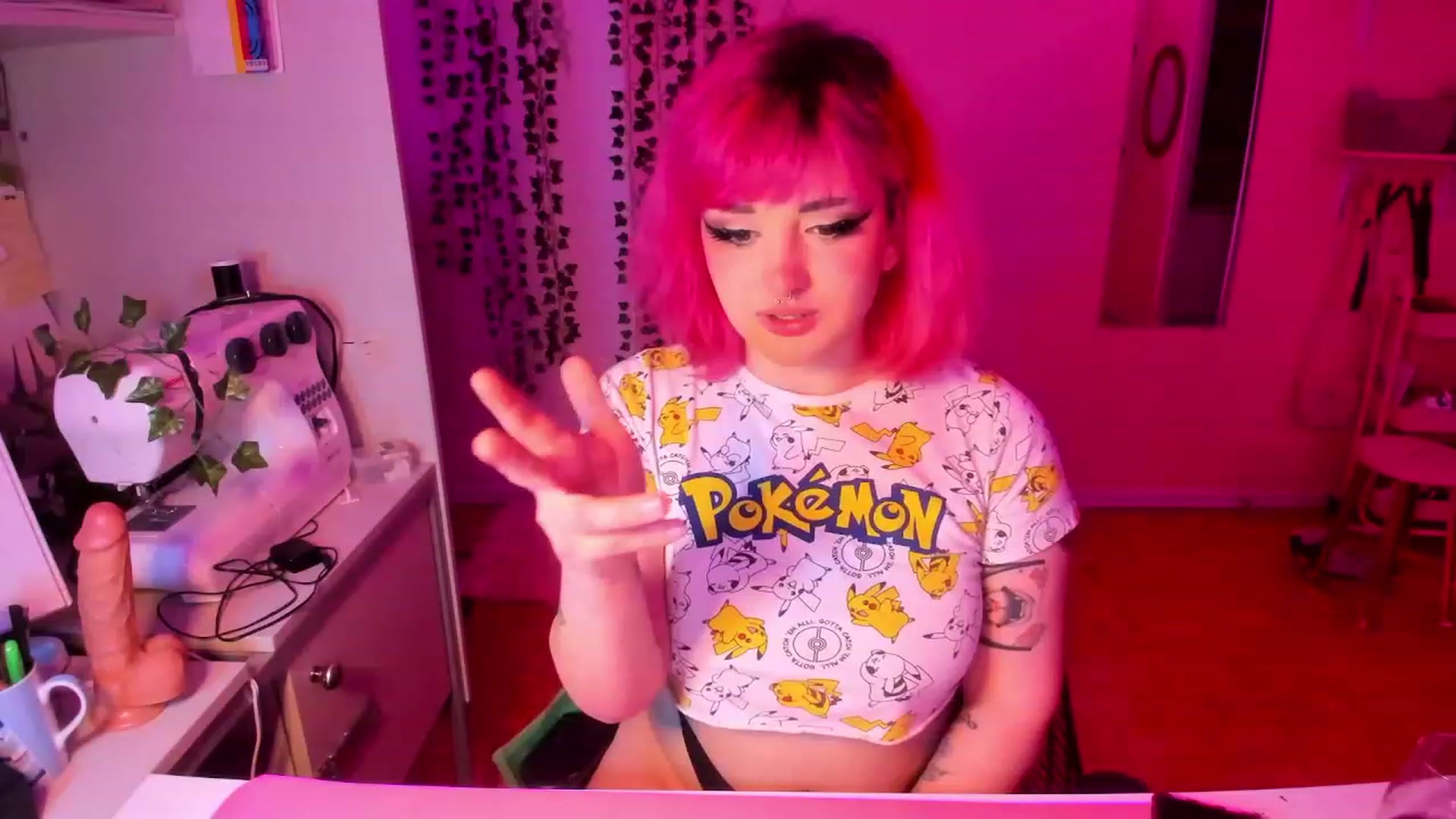 Gallery image thumbnail from Vykyry's myfreecams stream on, 02/19/2023, 05:20 image 19 of 20