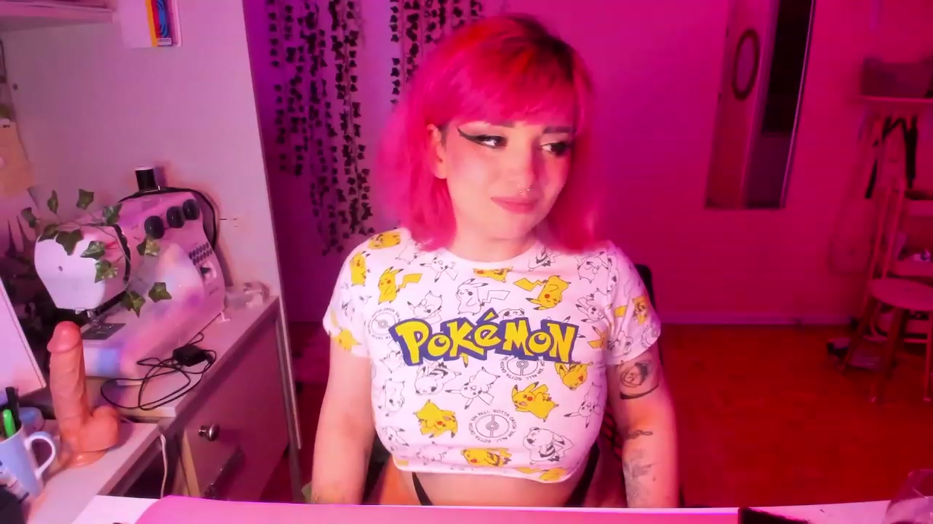 Gallery image thumbnail from Vykyry's myfreecams stream on, 02/19/2023, 05:20 image 18 of 20