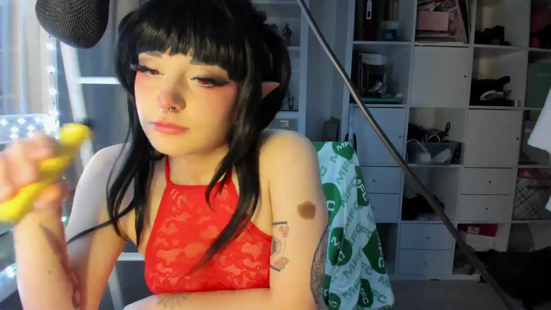 Gallery image thumbnail from Vykyry's myfreecams stream on, 10/25/2023, 07:01 image 14 of 20