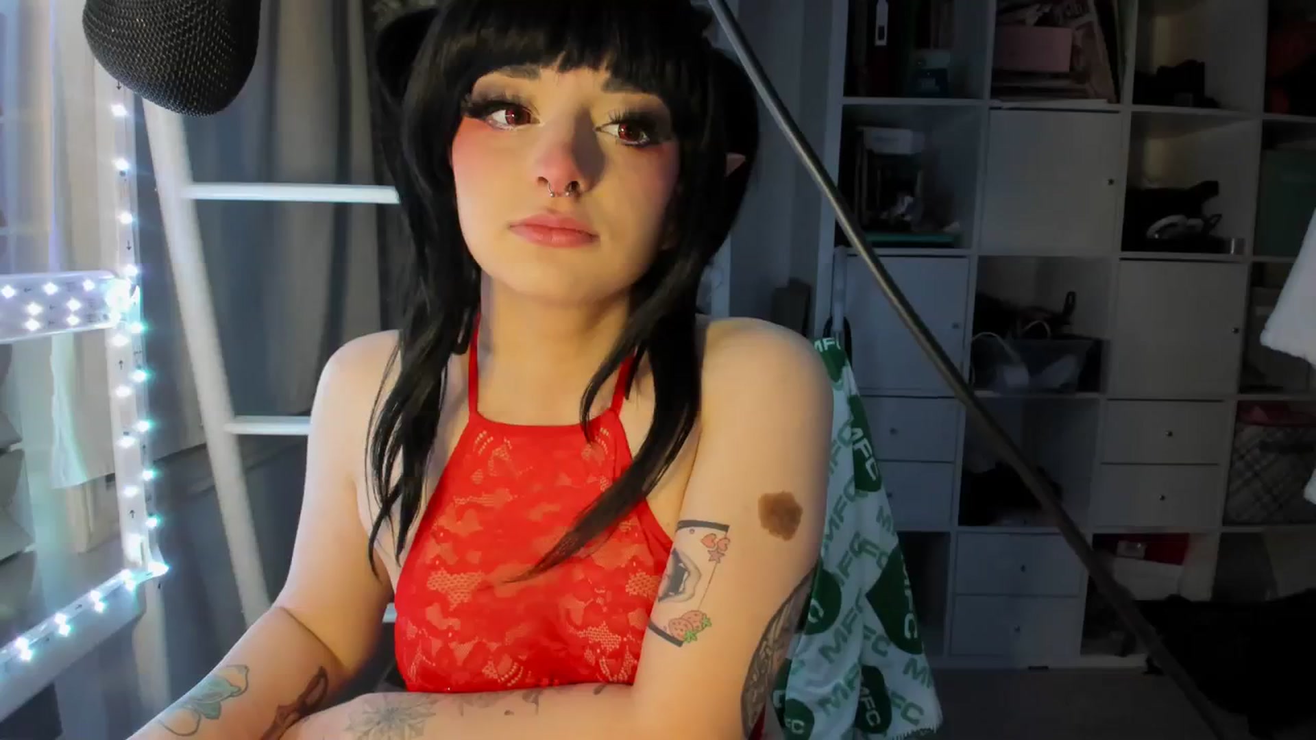 Gallery image thumbnail from Vykyry's myfreecams stream on, 10/25/2023, 07:01 image 13 of 20