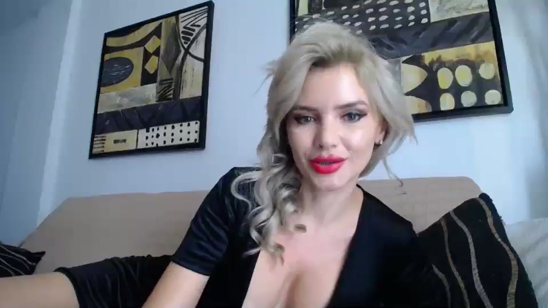 Gallery image thumbnail from WOWW_'s myfreecams stream on, 09/22/2023, 13:42 image 14 of 20