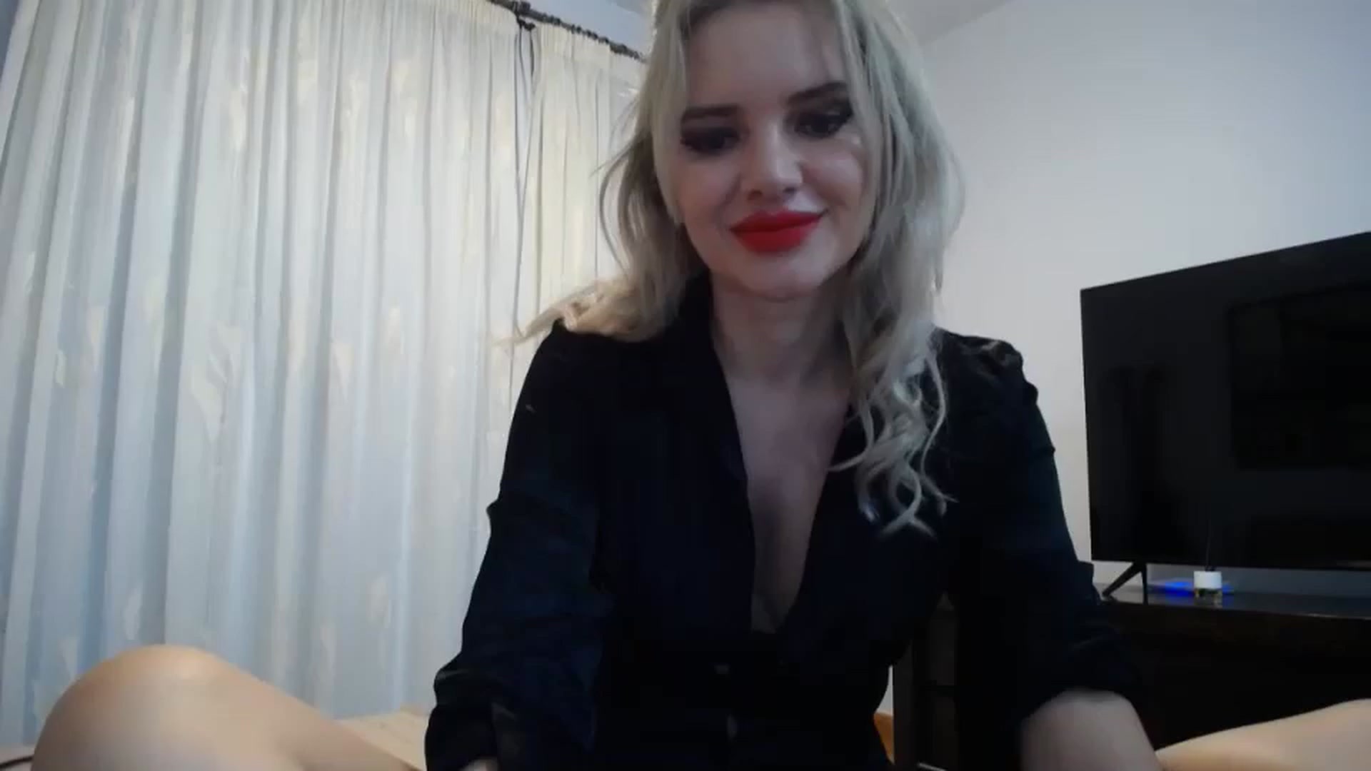 Gallery image thumbnail from WOWW_'s myfreecams stream on, 10/04/2023, 21:32 image 7 of 20