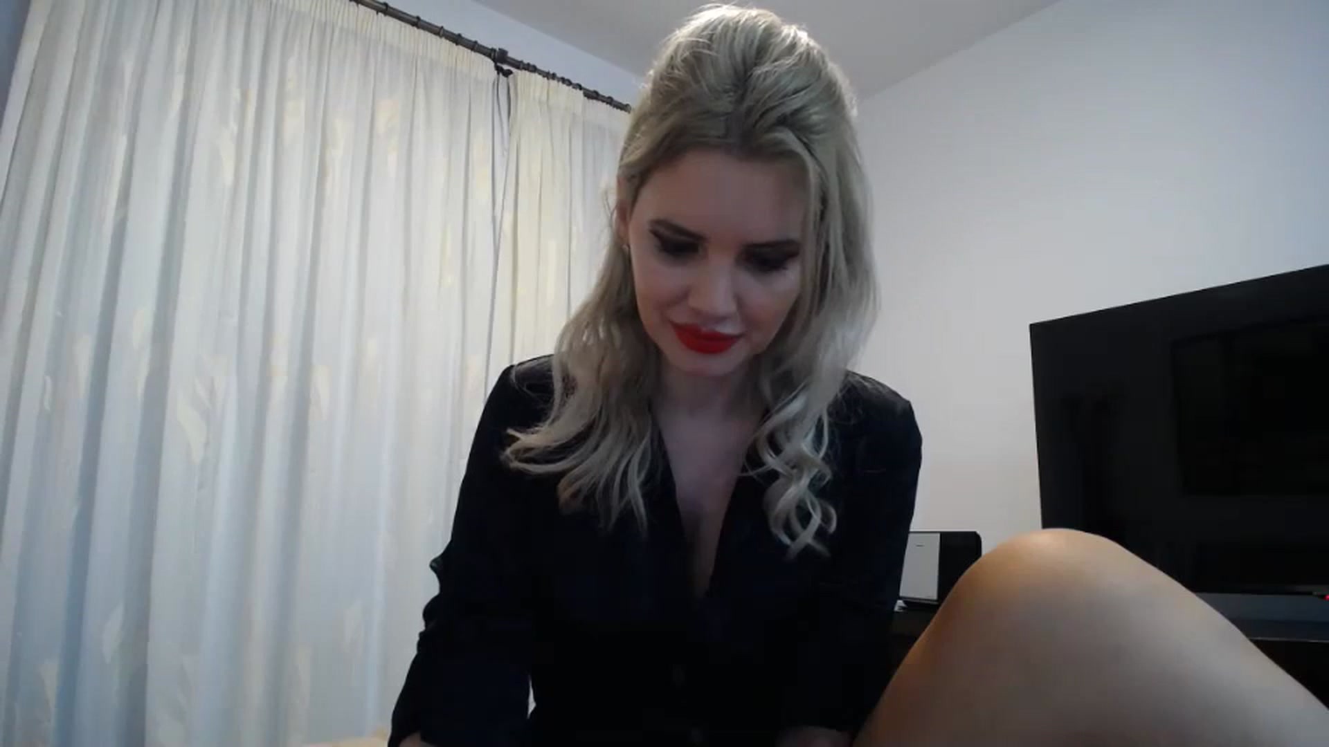 Gallery image thumbnail from WOWW_'s myfreecams stream on, 10/04/2023, 21:32 image 9 of 20