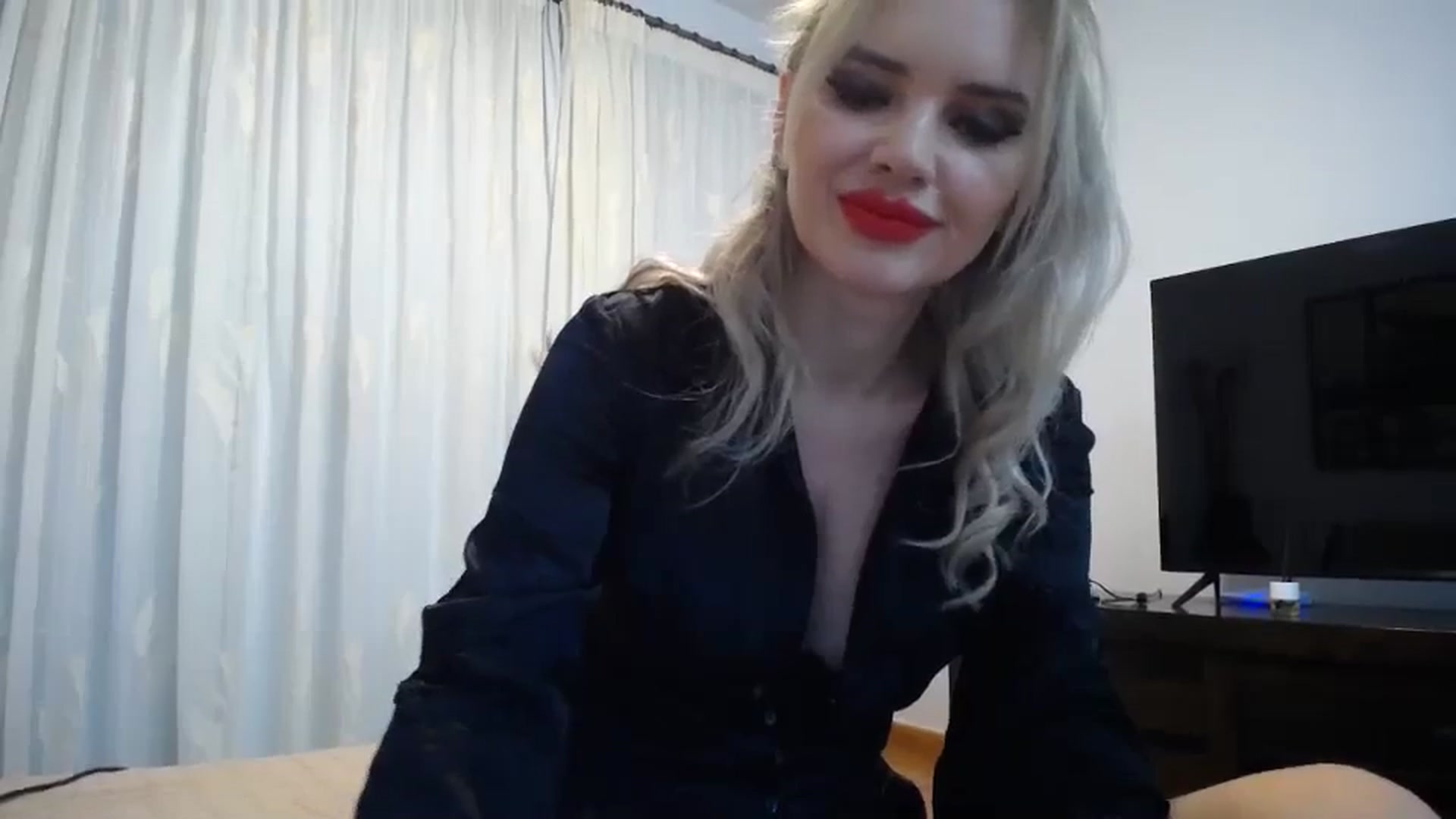 Gallery image thumbnail from WOWW_'s myfreecams stream on, 10/04/2023, 21:32 image 5 of 20