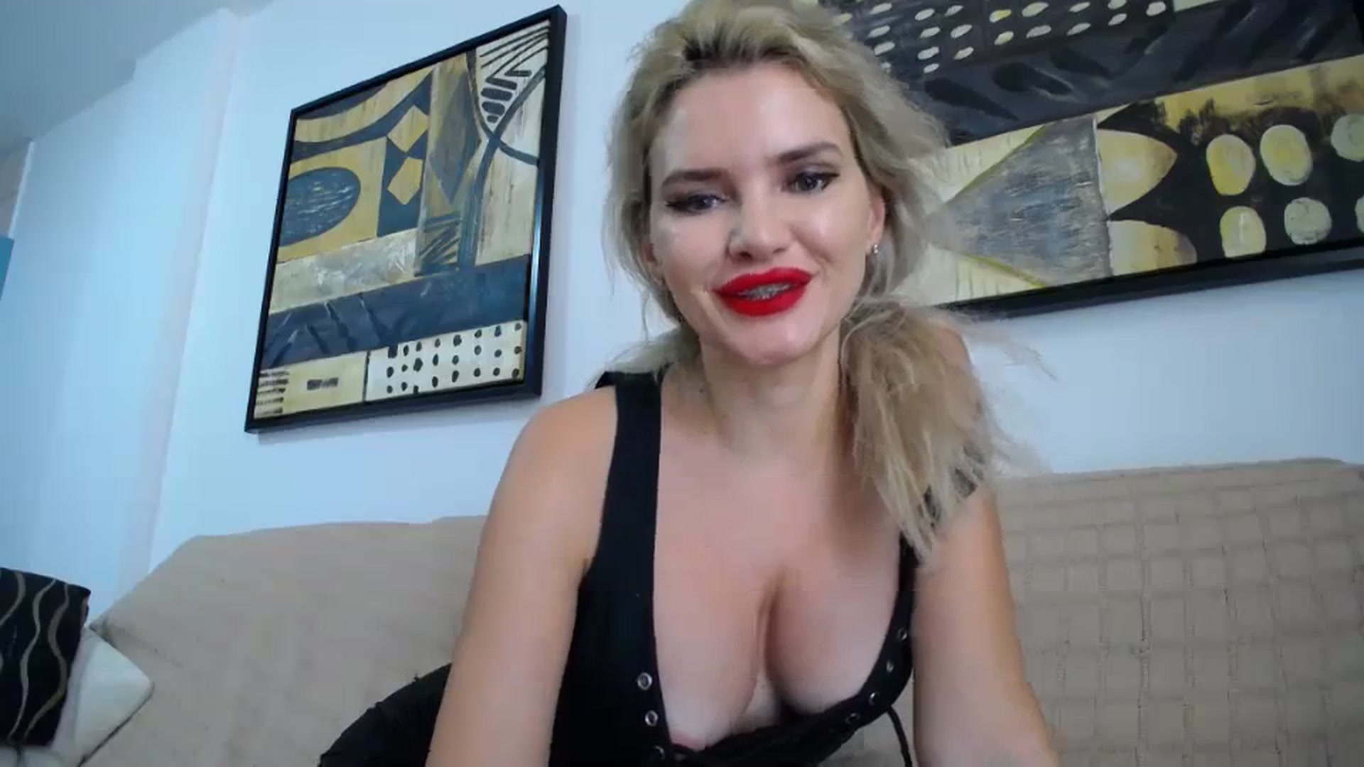 Gallery image thumbnail from WOWW_'s myfreecams stream on, 10/13/2023, 15:38 image 9 of 20
