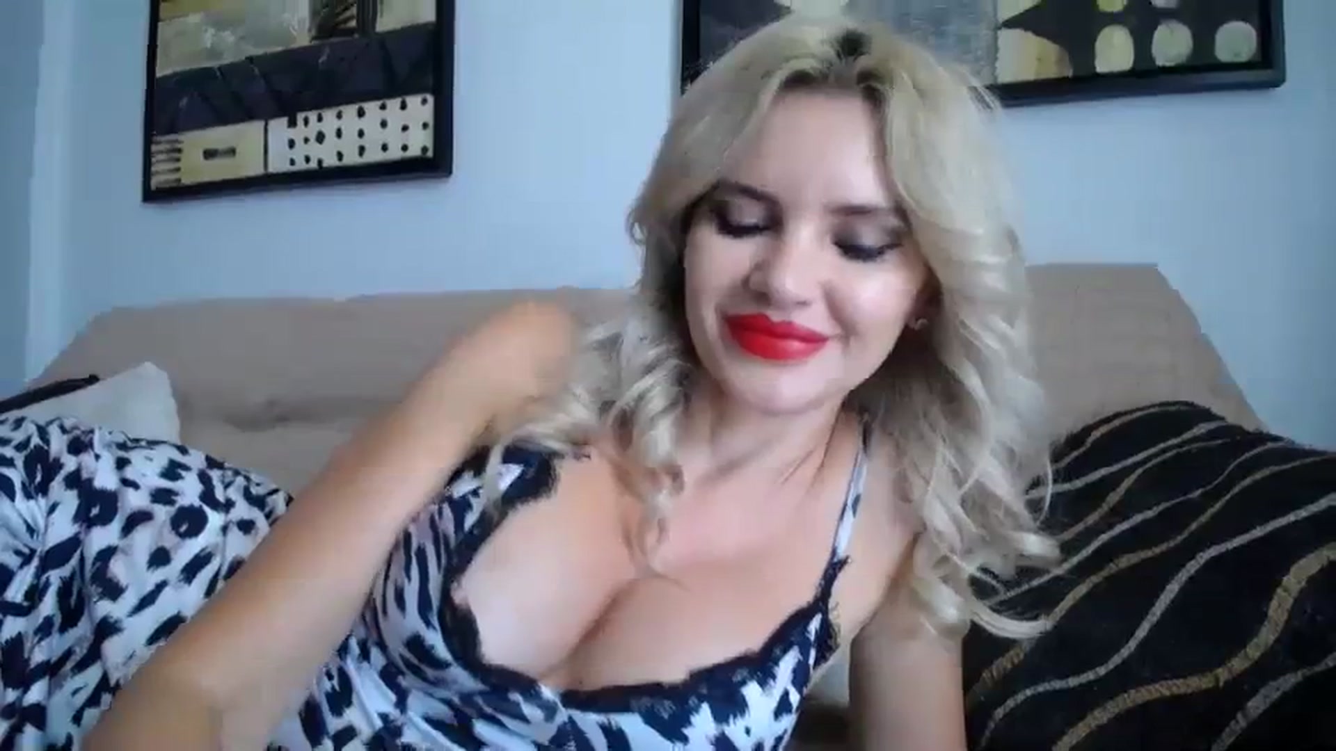 Gallery image thumbnail from WOWW_'s myfreecams stream on, 10/14/2023, 14:18 image 9 of 20
