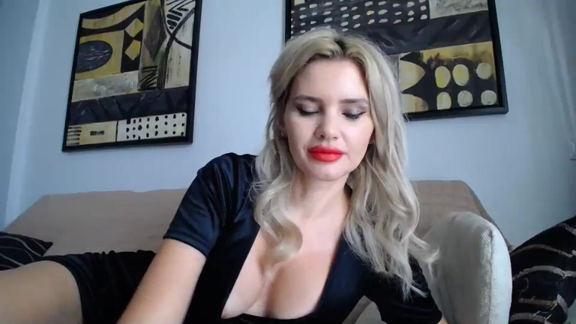 Gallery image thumbnail from WOWW_'s myfreecams stream on, 10/15/2023, 14:16 image 7 of 20