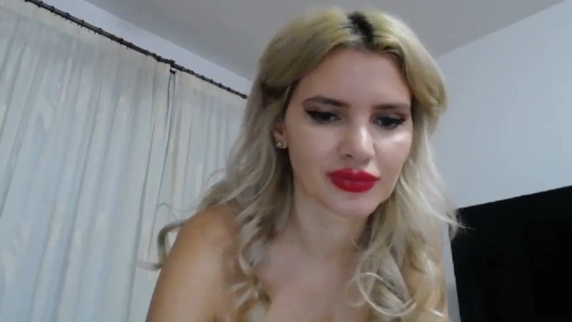 Gallery image thumbnail from WOWW_'s myfreecams stream on, 10/19/2023, 22:39 image 15 of 20