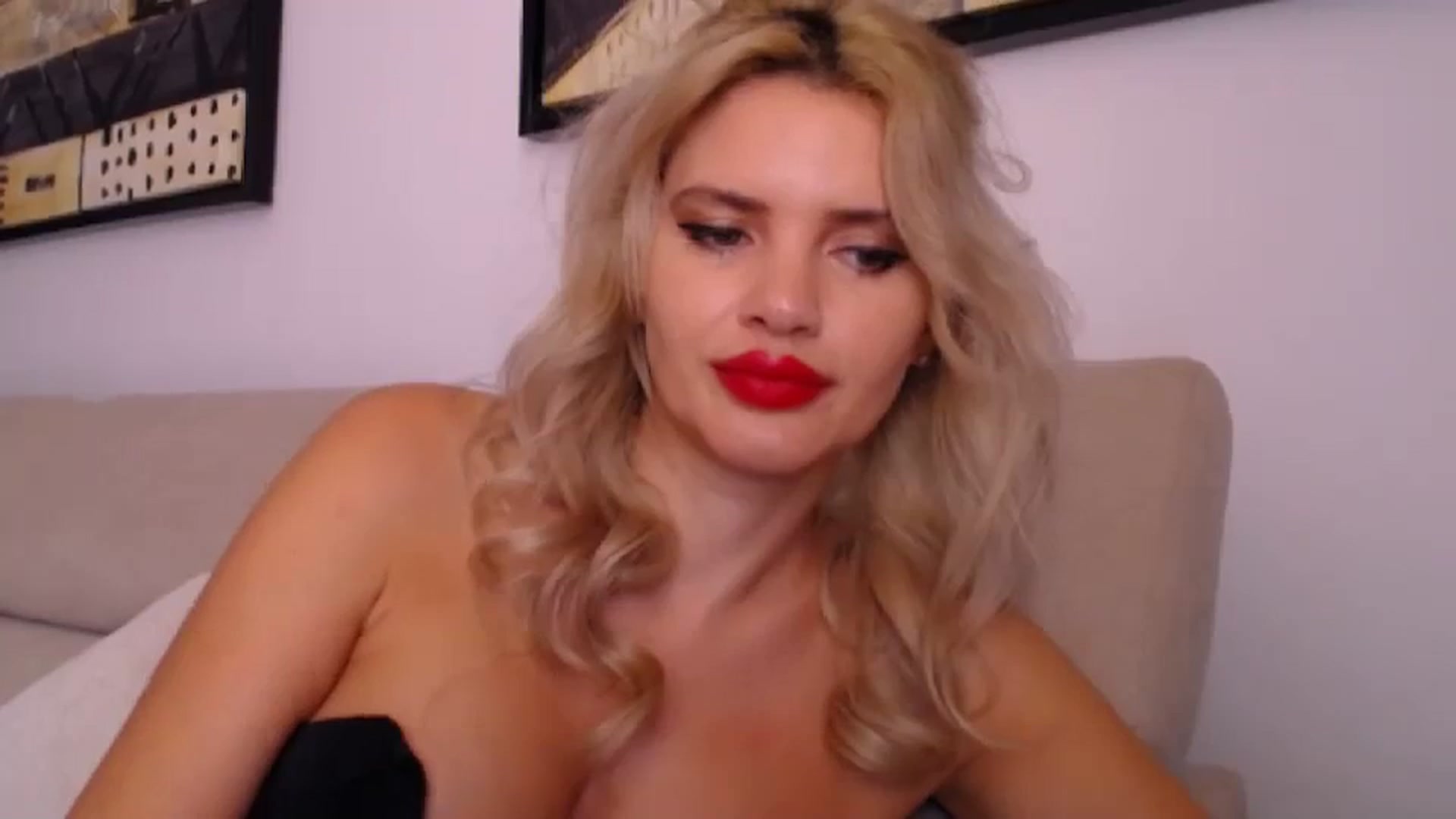 Gallery image thumbnail from WOWW_'s myfreecams stream on, 10/20/2023, 15:38 image 18 of 20