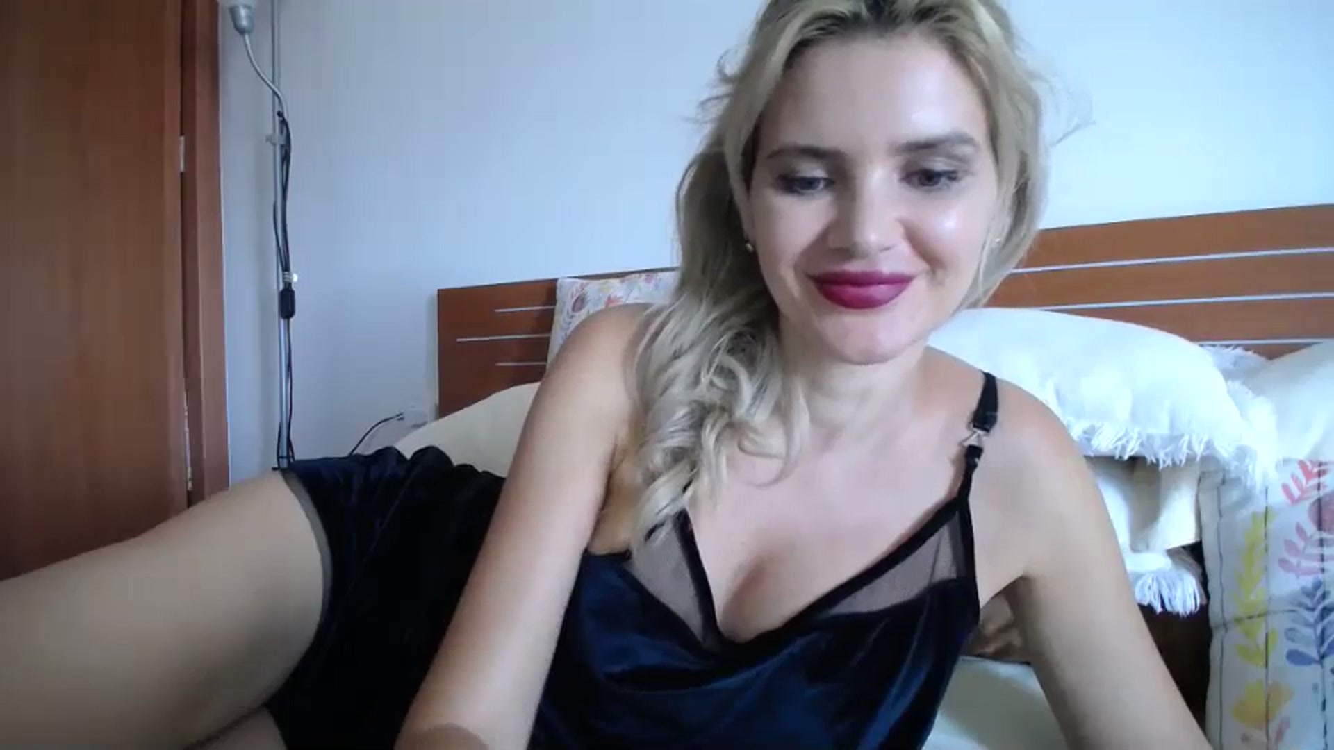 Gallery image thumbnail from WOWW_'s myfreecams stream on, 10/21/2023, 16:20 image 2 of 20