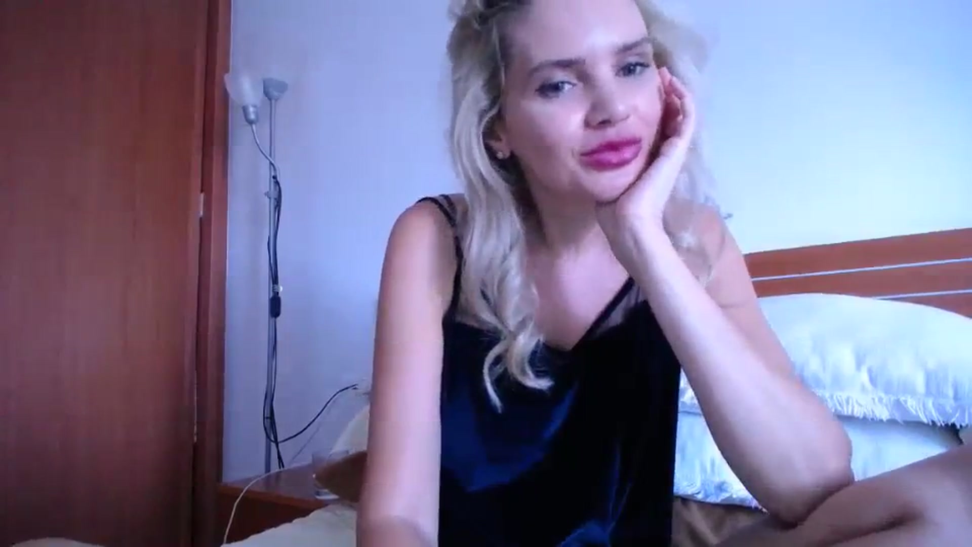 Gallery image thumbnail from WOWW_'s myfreecams stream on, 10/21/2023, 17:10 image 15 of 20