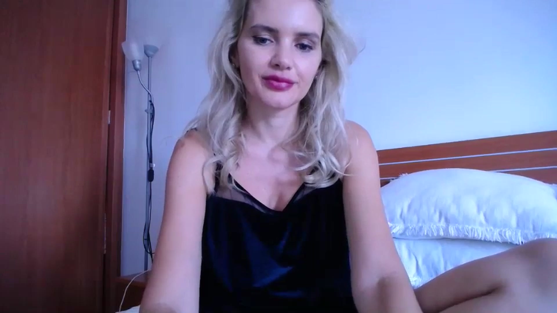 Gallery image thumbnail from WOWW_'s myfreecams stream on, 10/21/2023, 17:10 image 11 of 20