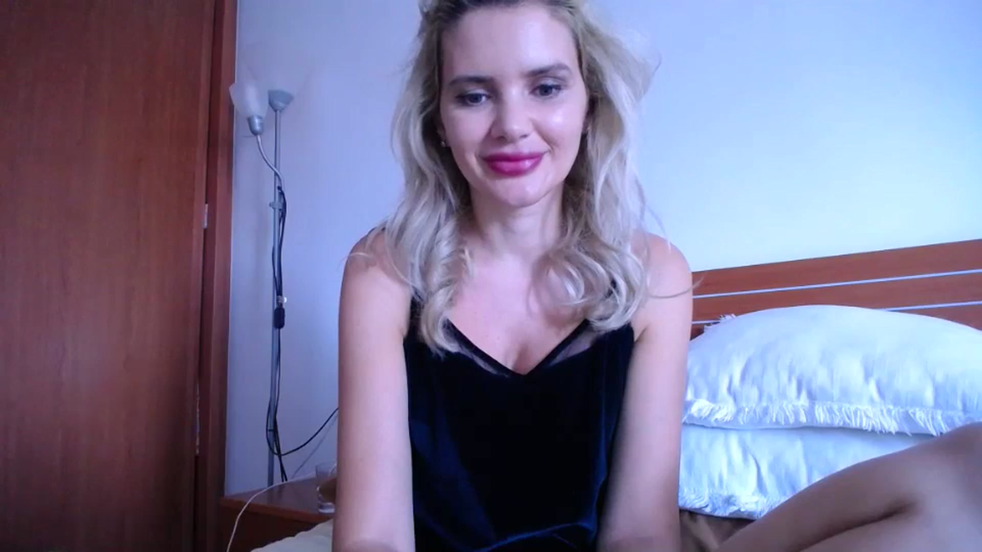 Gallery image thumbnail from WOWW_'s myfreecams stream on, 10/21/2023, 17:10 image 14 of 20