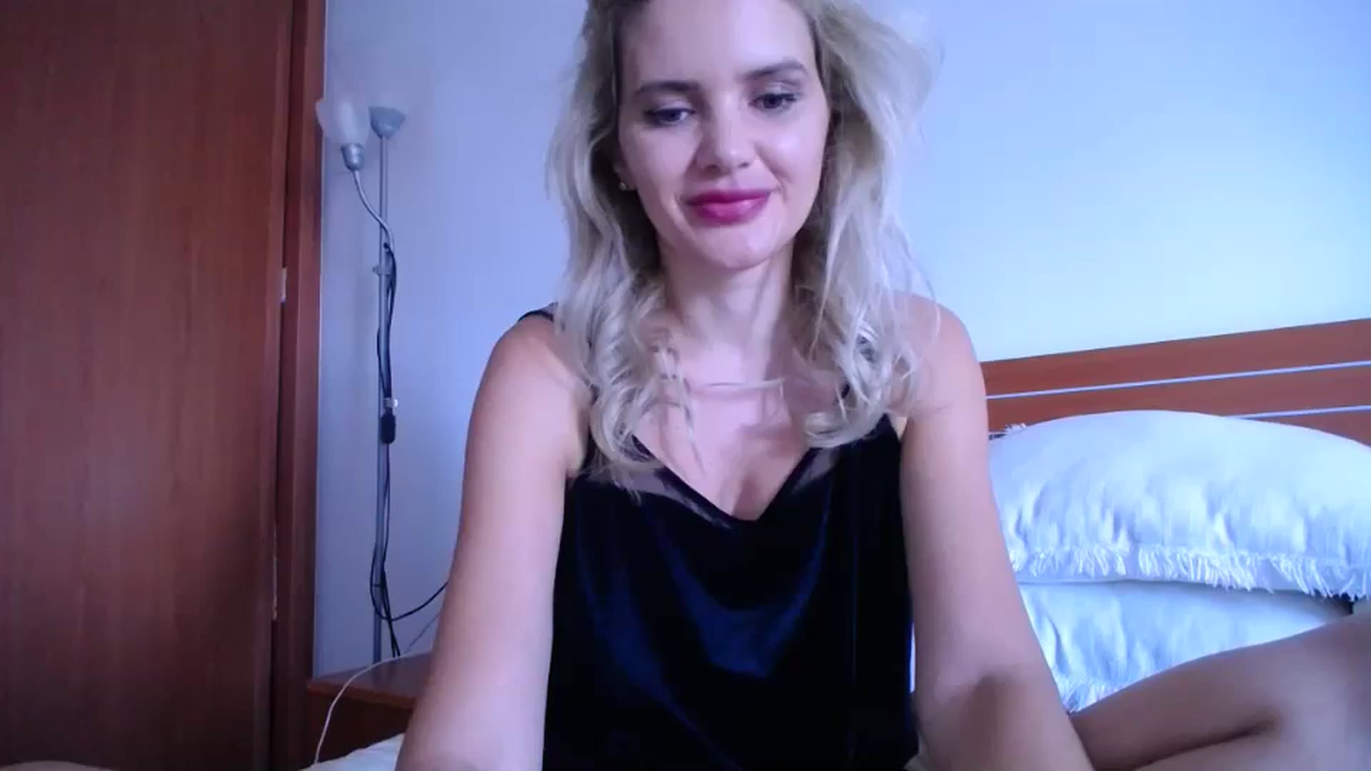 Gallery image thumbnail from WOWW_'s myfreecams stream on, 10/21/2023, 17:10 image 17 of 20