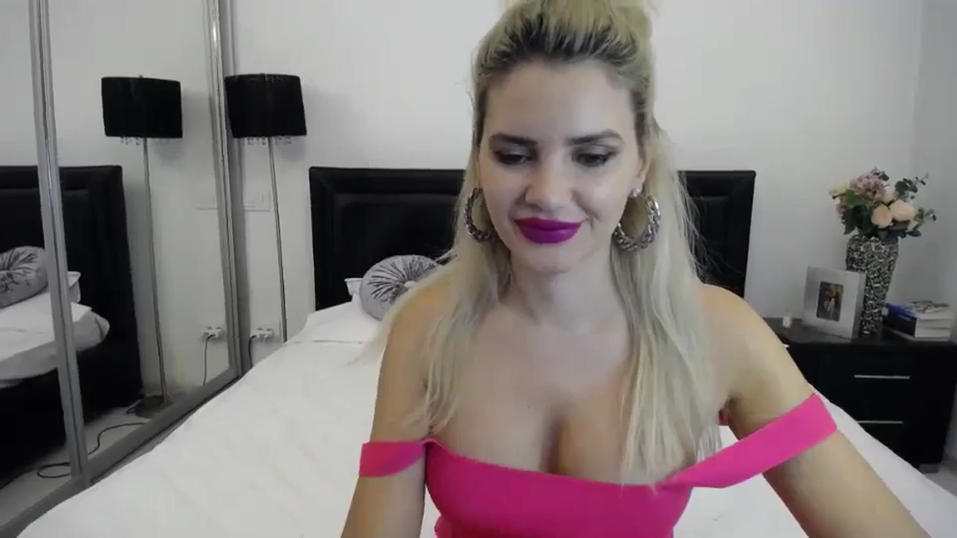 Gallery image thumbnail from WOWW_'s myfreecams stream on, 11/02/2023, 21:27 image 5 of 20