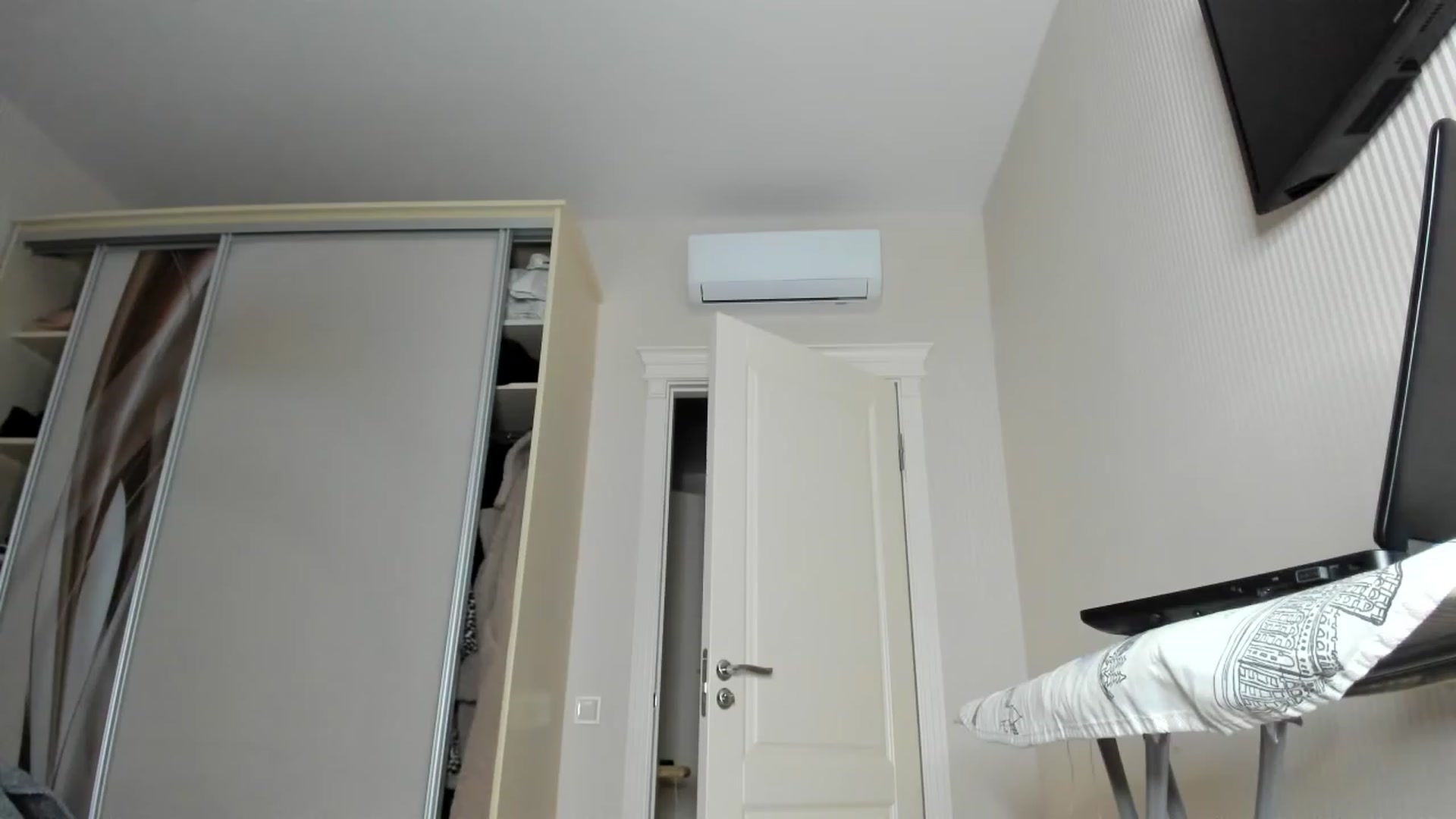 Gallery image thumbnail from WOWbarbie's myfreecams stream on, 12/10/2022, 05:57 image 4 of 20