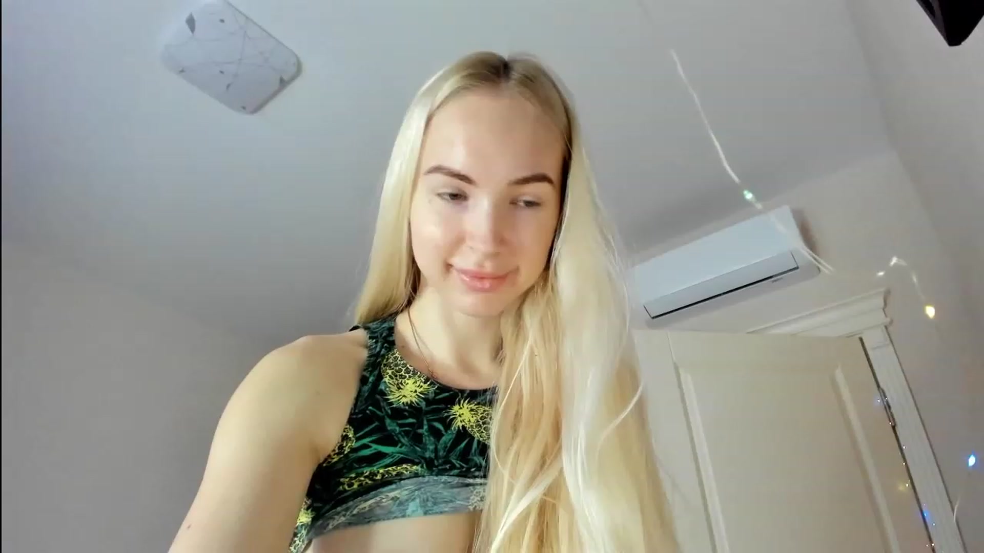 Gallery image thumbnail from WOWbarbie's myfreecams stream on, 12/16/2022, 07:43 image 10 of 20