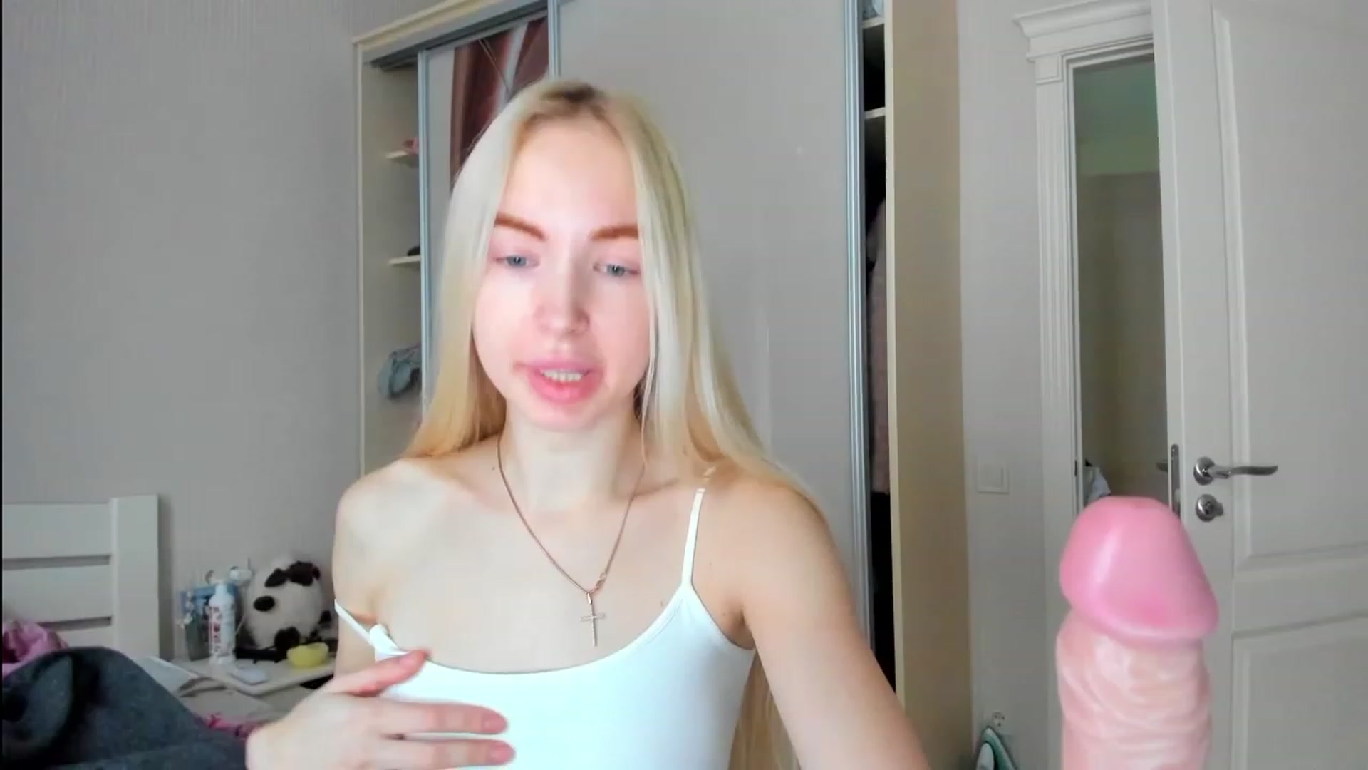 Gallery image thumbnail from WOWbarbie's myfreecams stream on, 12/24/2022, 06:43 image 16 of 20