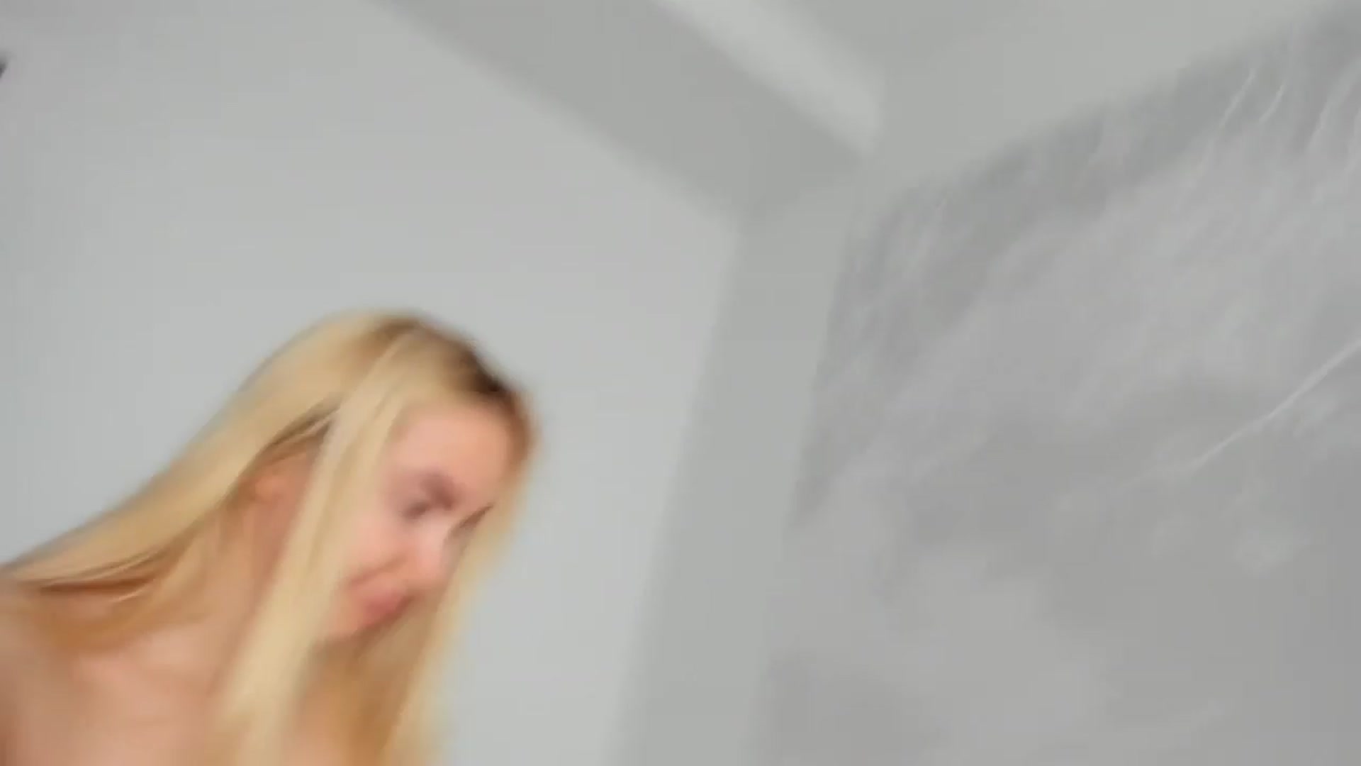 Gallery image thumbnail from WOWbarbie's myfreecams stream on, 01/06/2023, 08:06 image 14 of 20