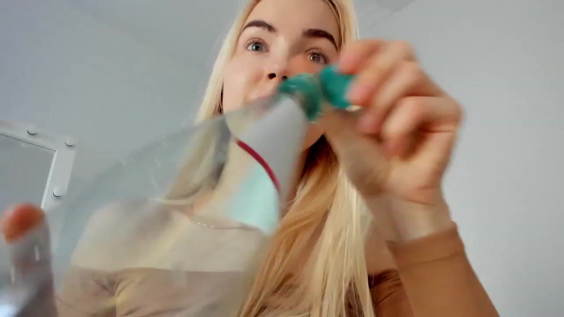 Gallery image thumbnail from WOWbarbie's myfreecams stream on, 01/20/2023, 06:15 image 5 of 20