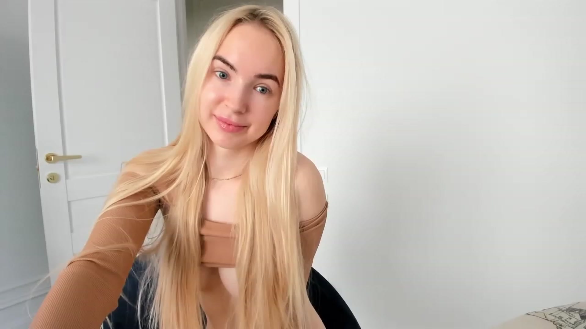 Gallery image thumbnail from WOWbarbie's myfreecams stream on, 01/20/2023, 08:18 image 4 of 20
