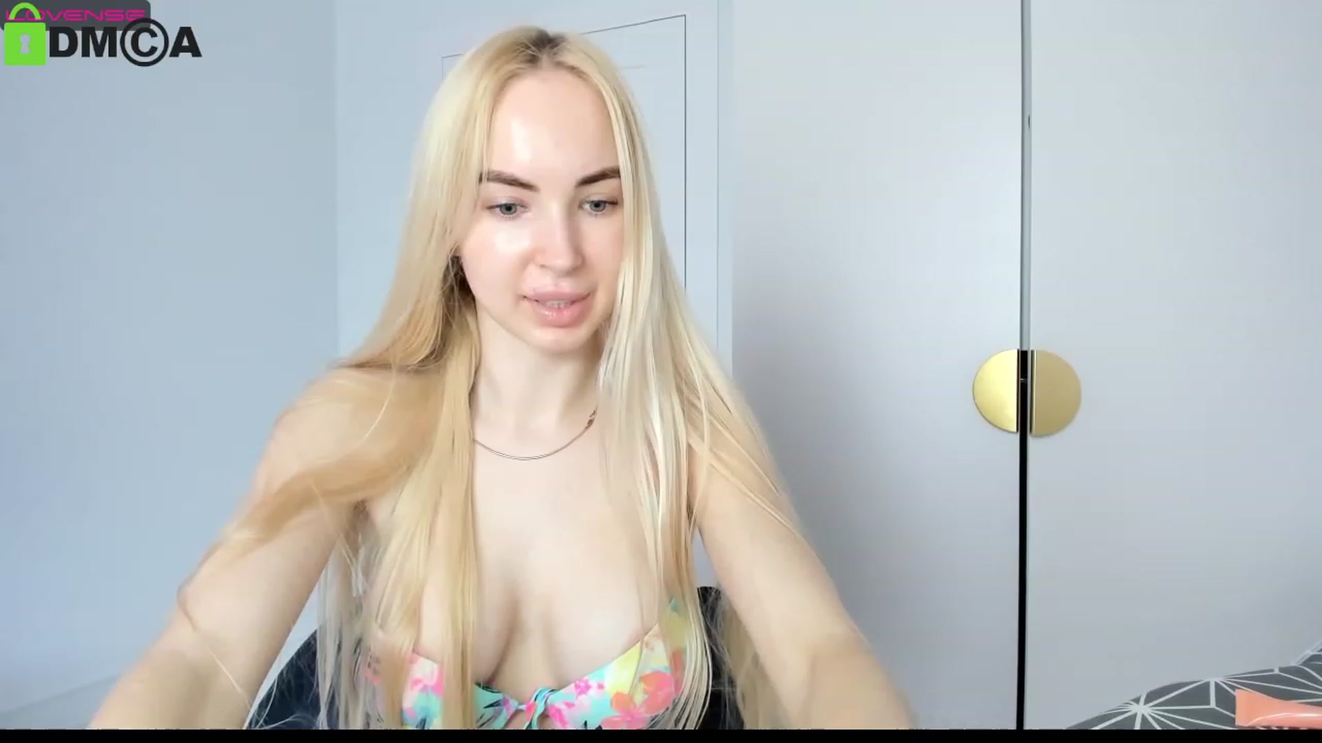 Gallery image thumbnail from WOWbarbie's myfreecams stream on, 04/03/2023, 07:11 image 3 of 20
