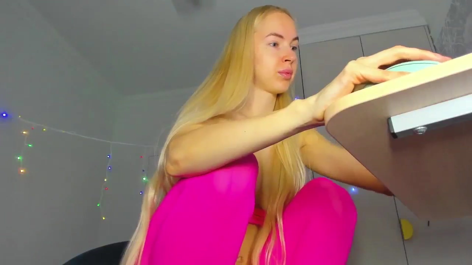 Gallery image thumbnail from WOWbarbie's myfreecams stream on, 12/16/2024, 06:16 image 16 of 20