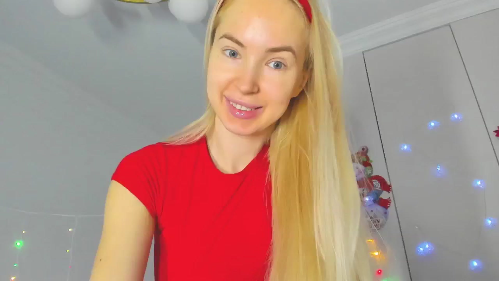 Gallery image thumbnail from WOWbarbie's myfreecams stream on, 12/24/2024, 06:00 image 8 of 20