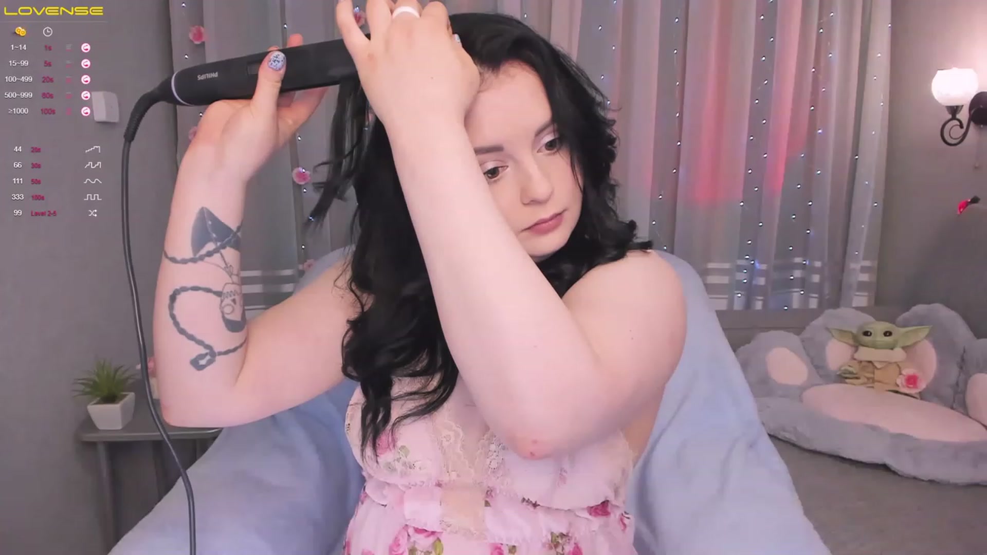 Gallery image thumbnail from W_E_N_D_Y's myfreecams stream on, 06/22/2023, 10:51 image 1 of 20