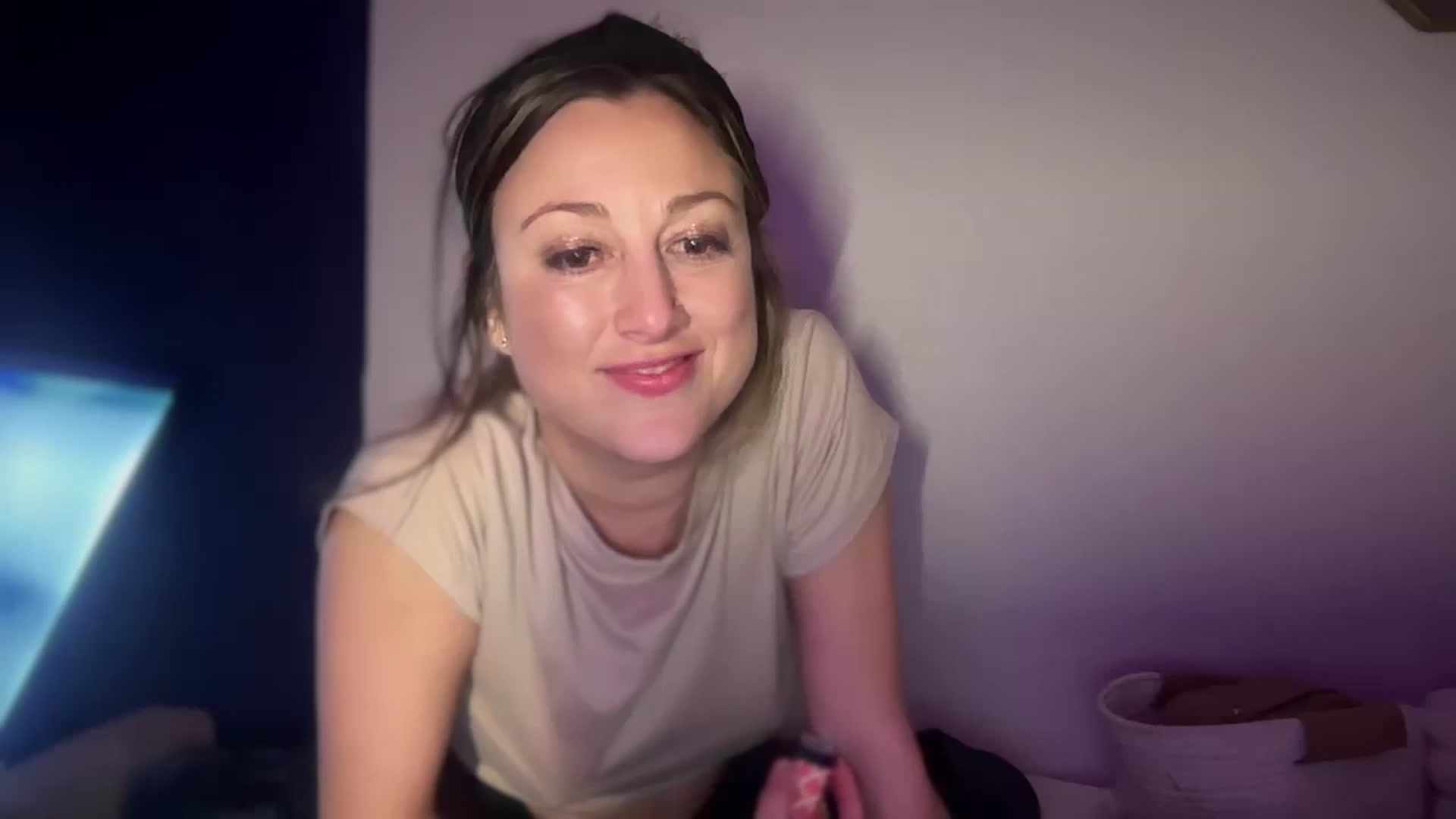 Gallery image thumbnail from WanderLUST135's myfreecams stream on, 10/24/2024, 09:47 image 1 of 20
