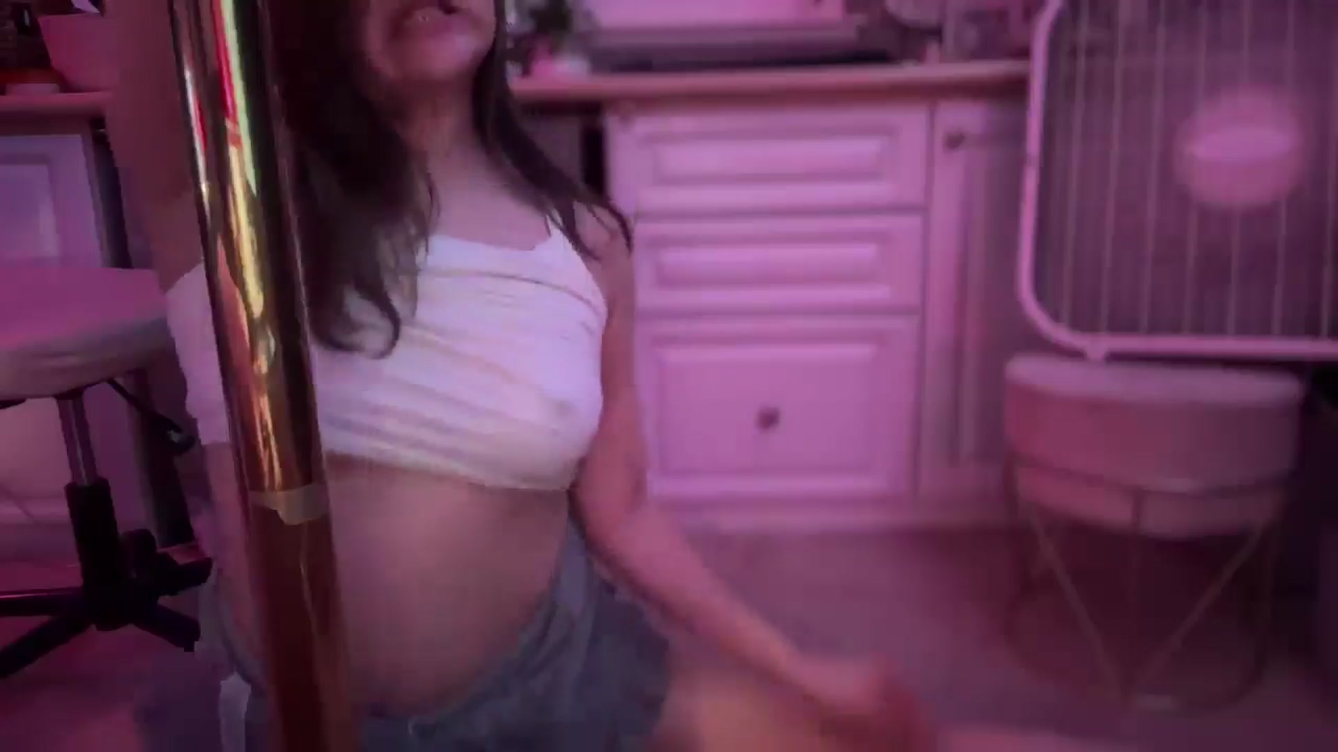 Gallery image thumbnail from WanderLUST135's myfreecams stream on, 04/07/2025, 06:25 image 13 of 20