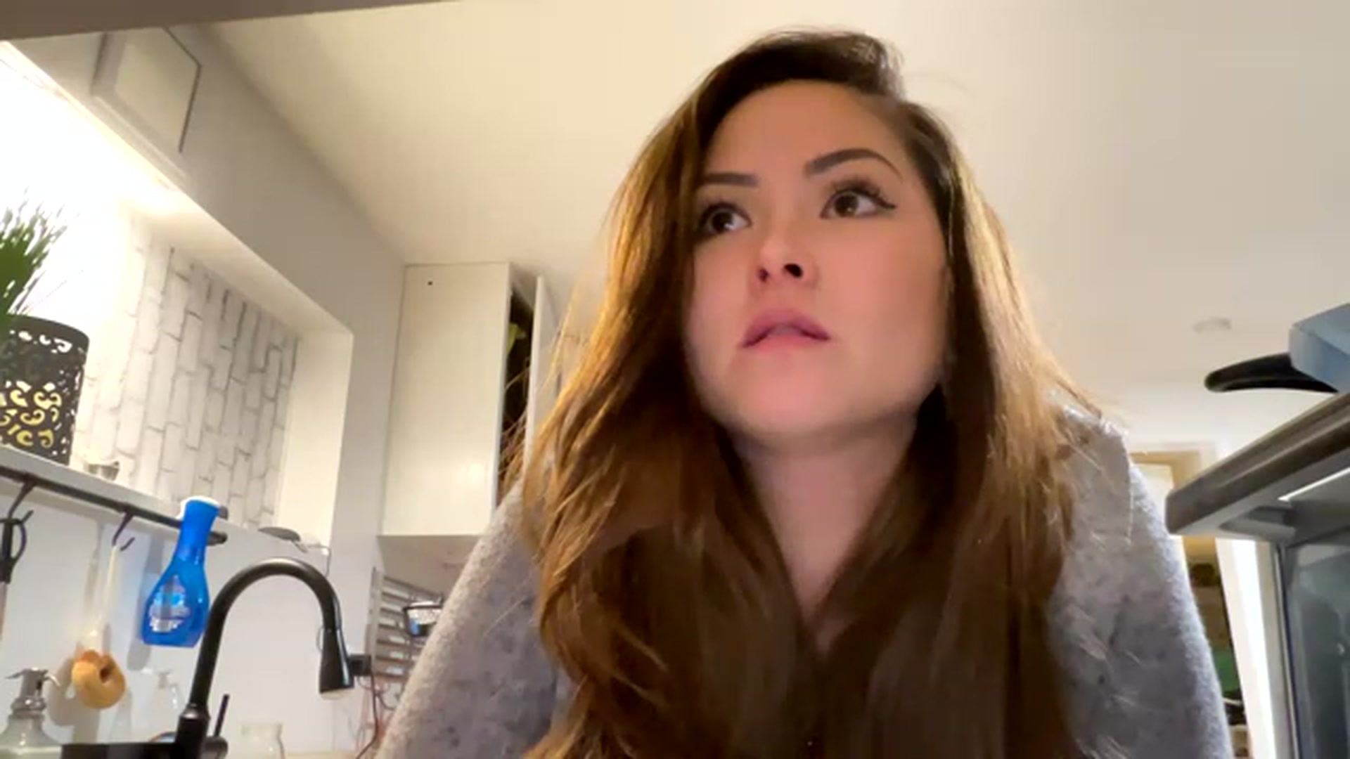 Gallery image thumbnail from Warmbaguette's myfreecams stream on, 03/18/2023, 13:23 image 14 of 20