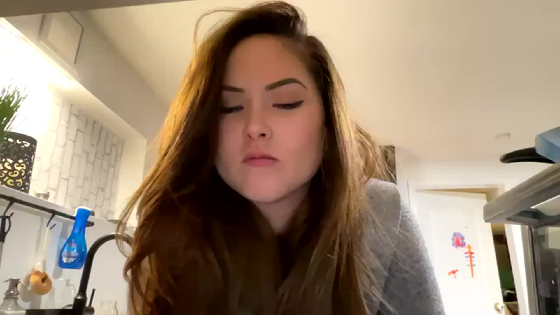 Gallery image thumbnail from Warmbaguette's myfreecams stream on, 03/18/2023, 13:23 image 12 of 20
