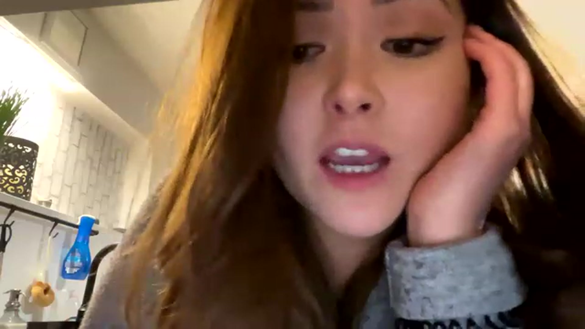 Gallery image thumbnail from Warmbaguette's myfreecams stream on, 03/18/2023, 13:23 image 10 of 20