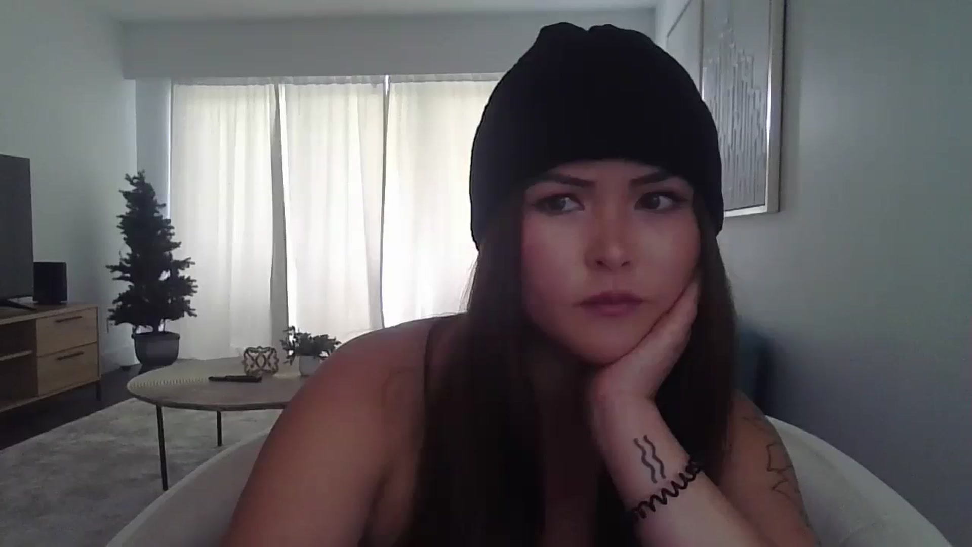 Gallery image thumbnail from Warmbaguette's myfreecams stream on, 07/26/2023, 21:14 image 16 of 20