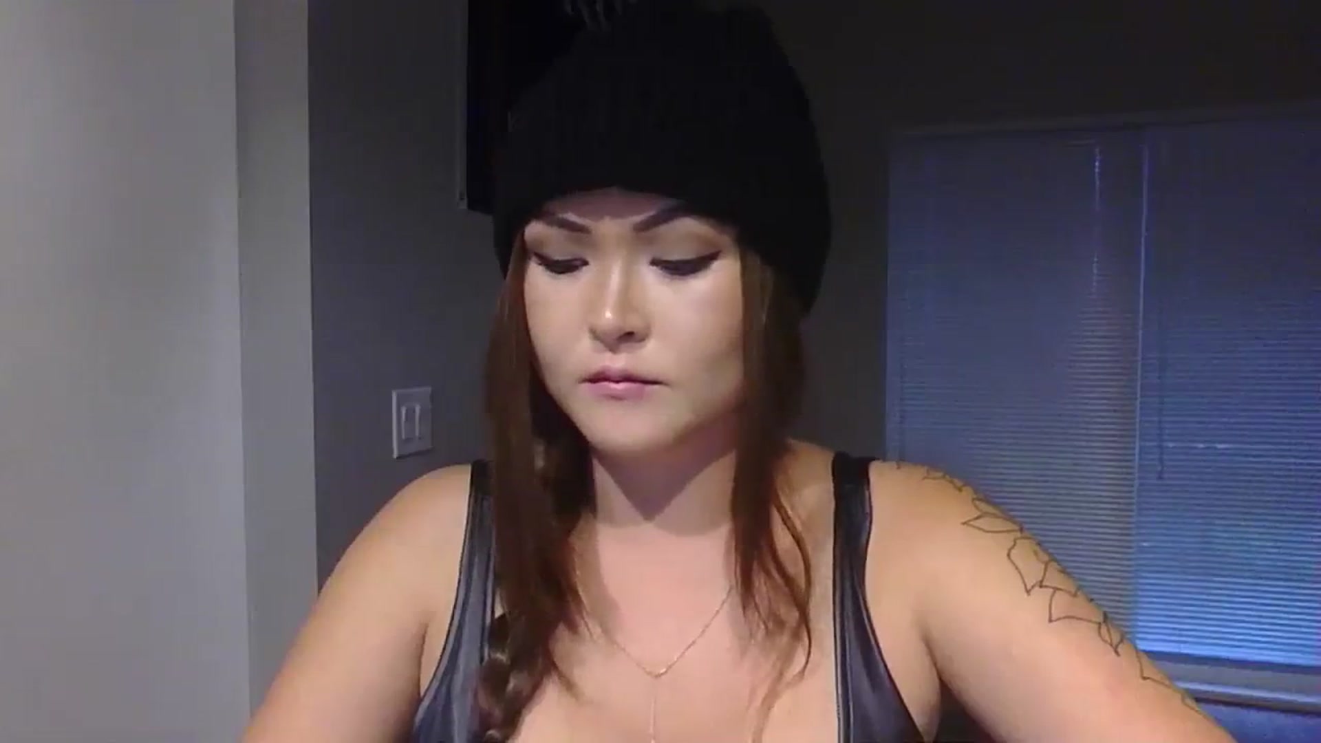 Gallery image thumbnail from Warmbaguette's myfreecams stream on, 08/09/2023, 15:25 image 20 of 20
